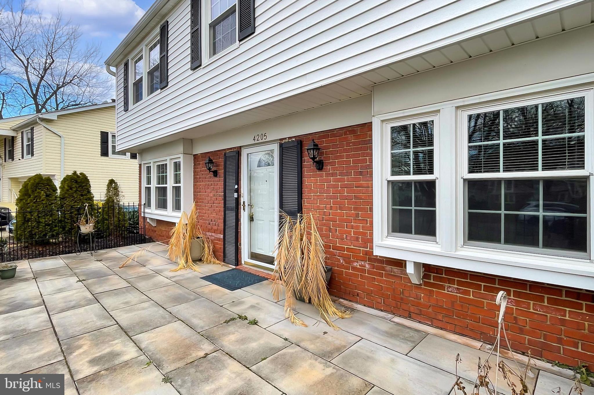 GREENBRIAR - Residential Lease