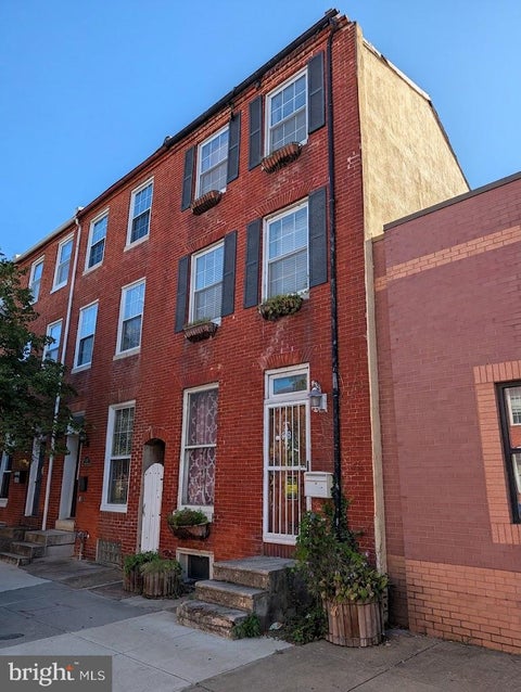 Townhouse For Sale - 1135 S Hanover Street<br/> Baltimore City County, BALTIMORE, MD 21230