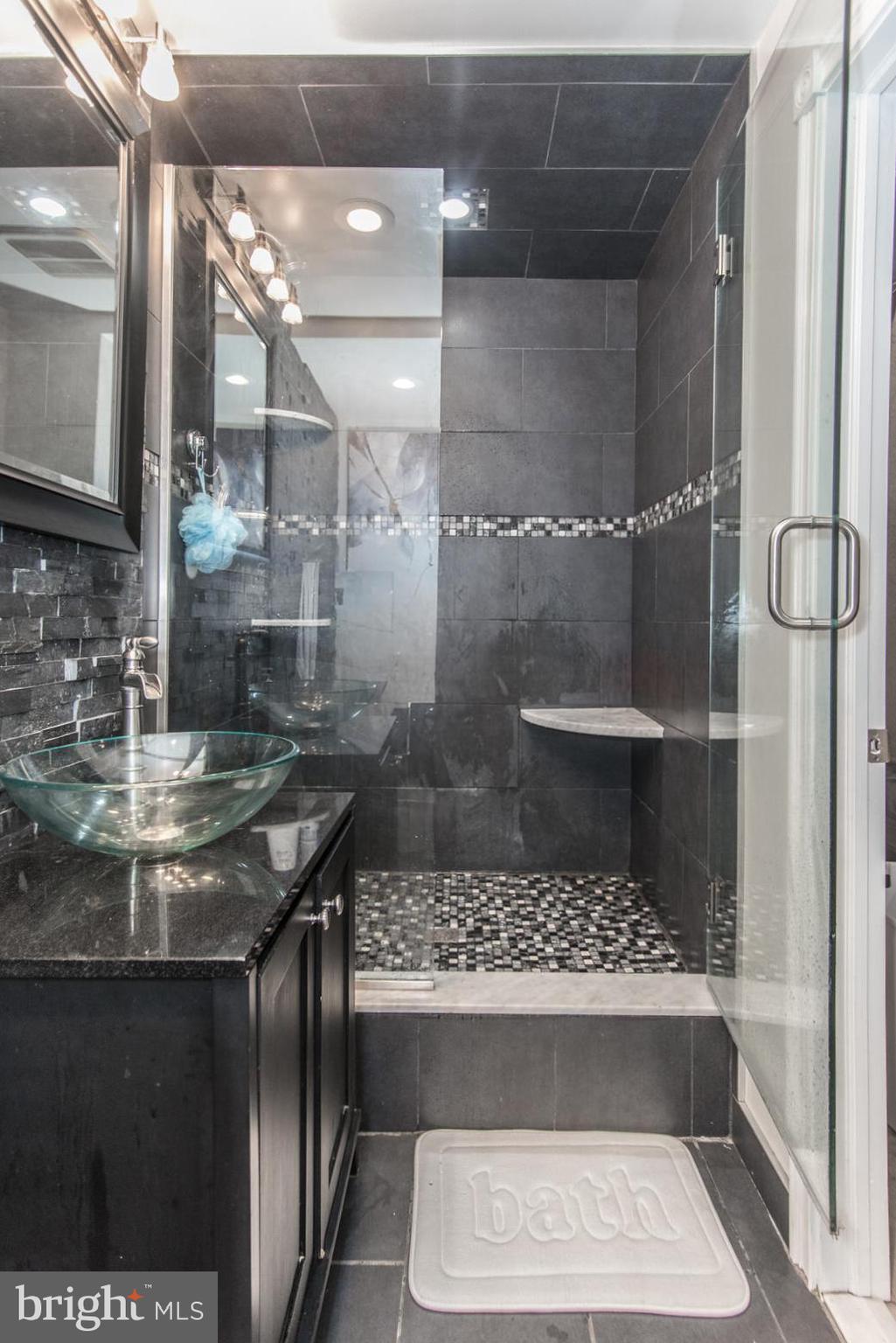 BRIDESBURG - Residential