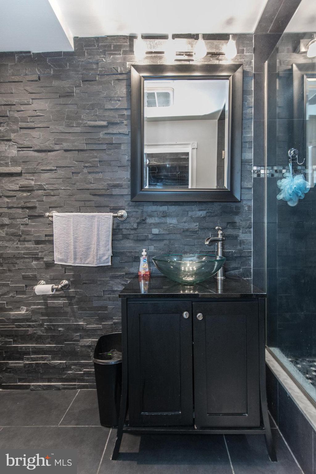 BRIDESBURG - Residential