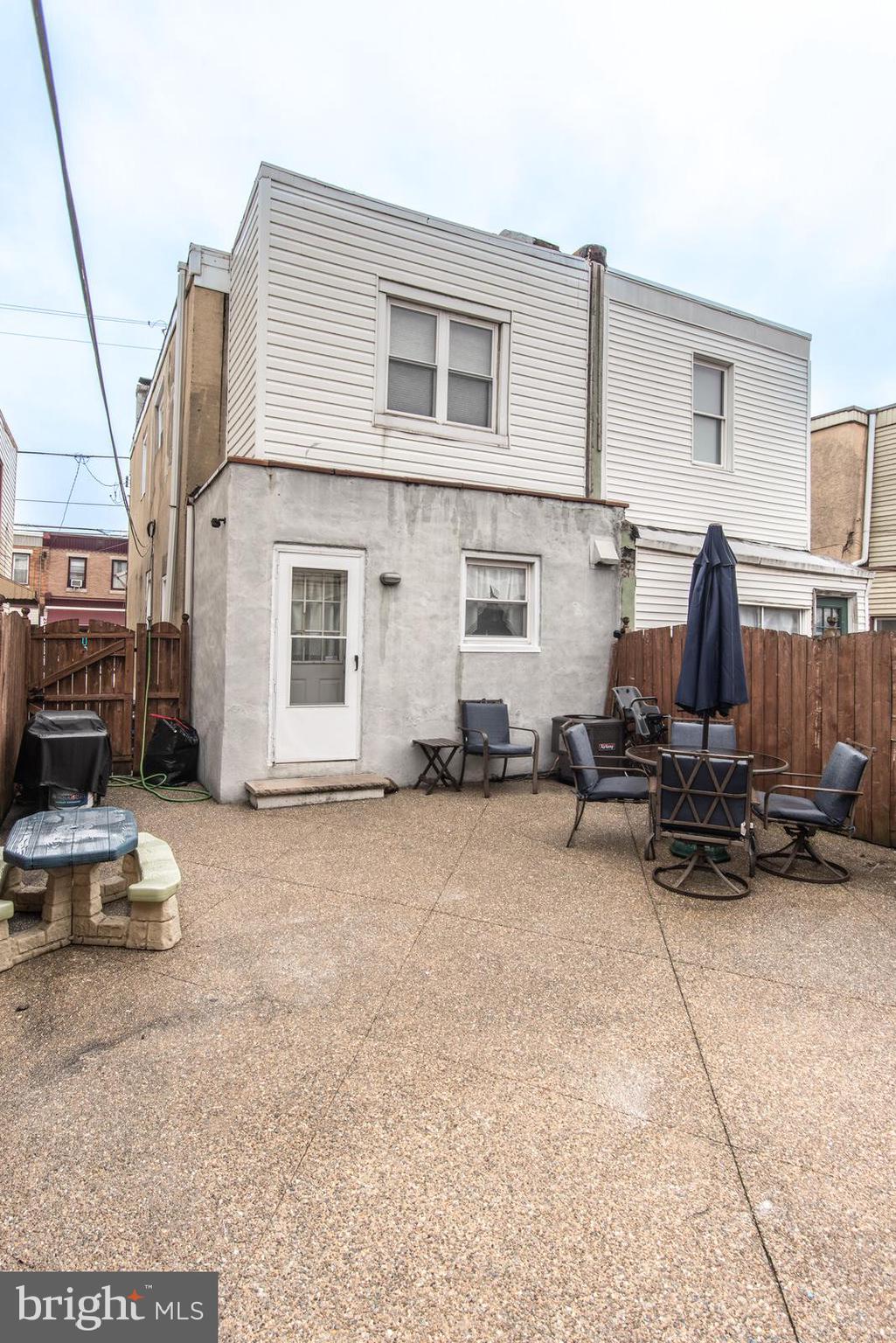 BRIDESBURG - Residential