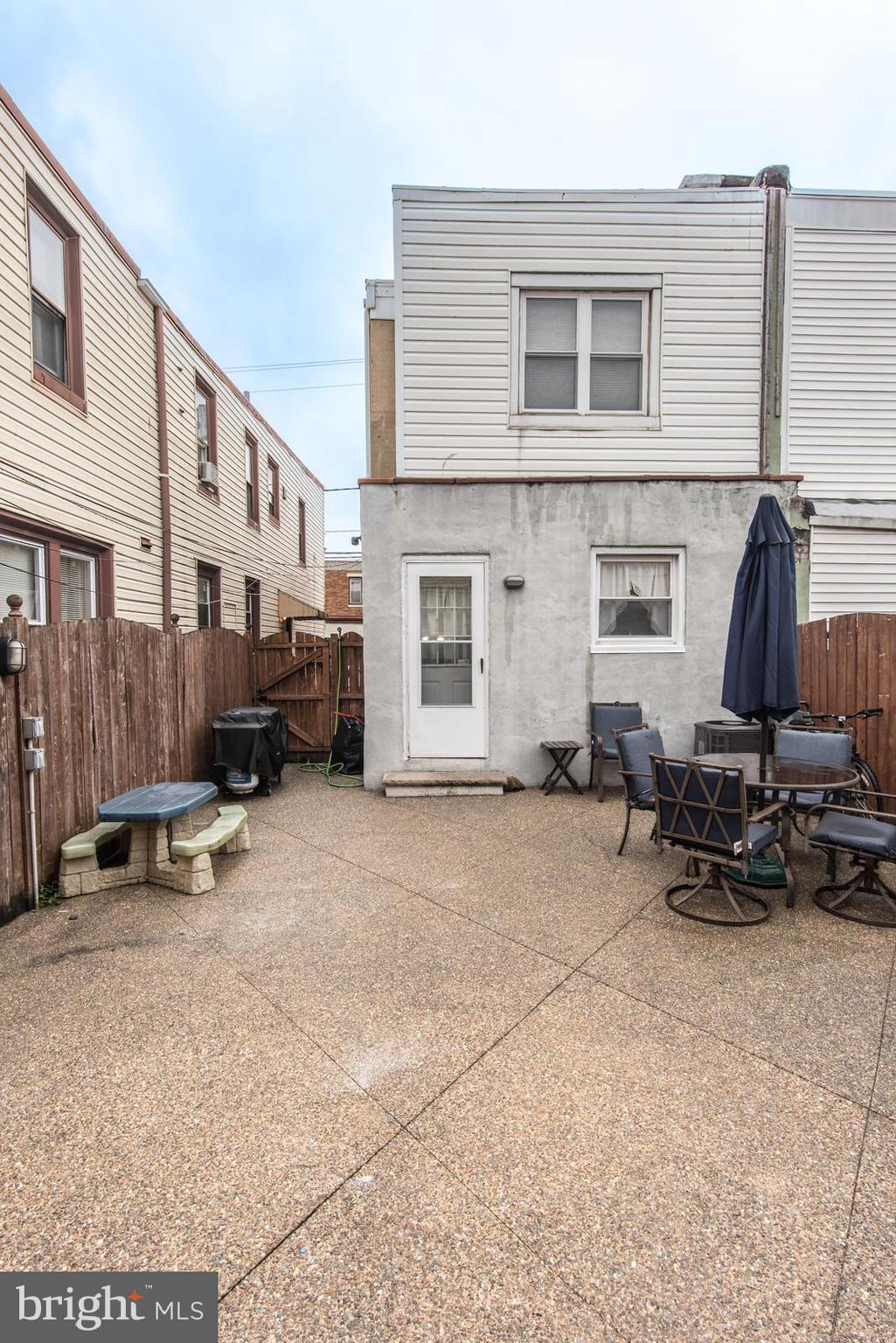 BRIDESBURG - Residential