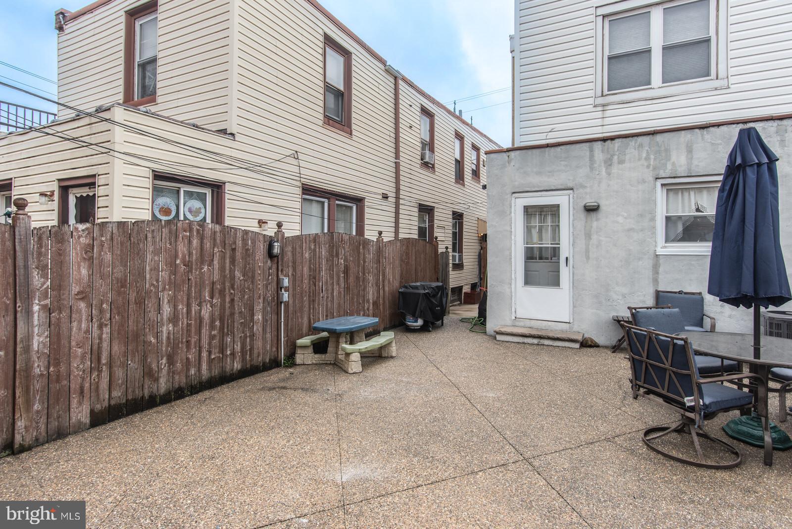 BRIDESBURG - Residential