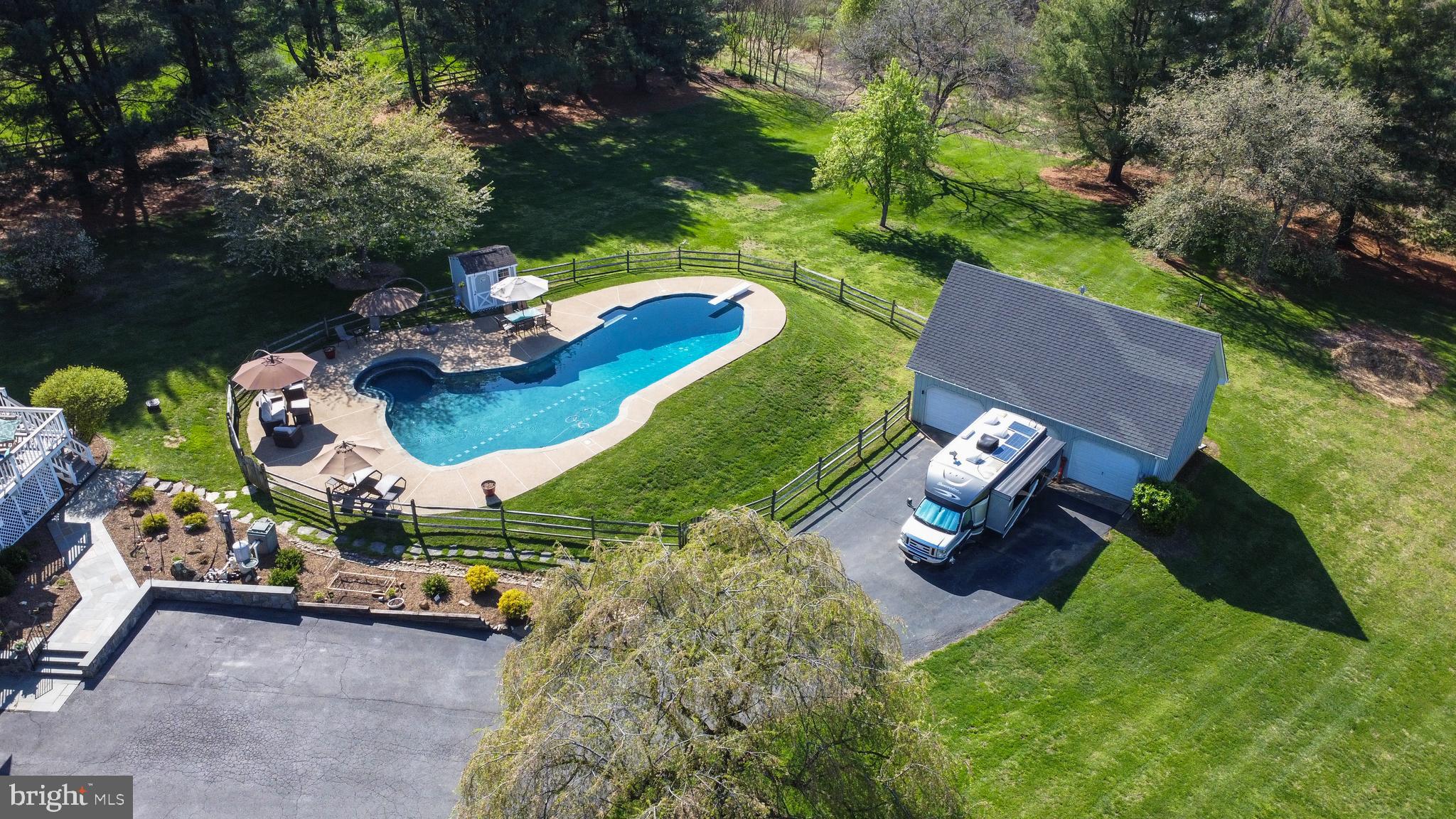 HUNTS END - Residential