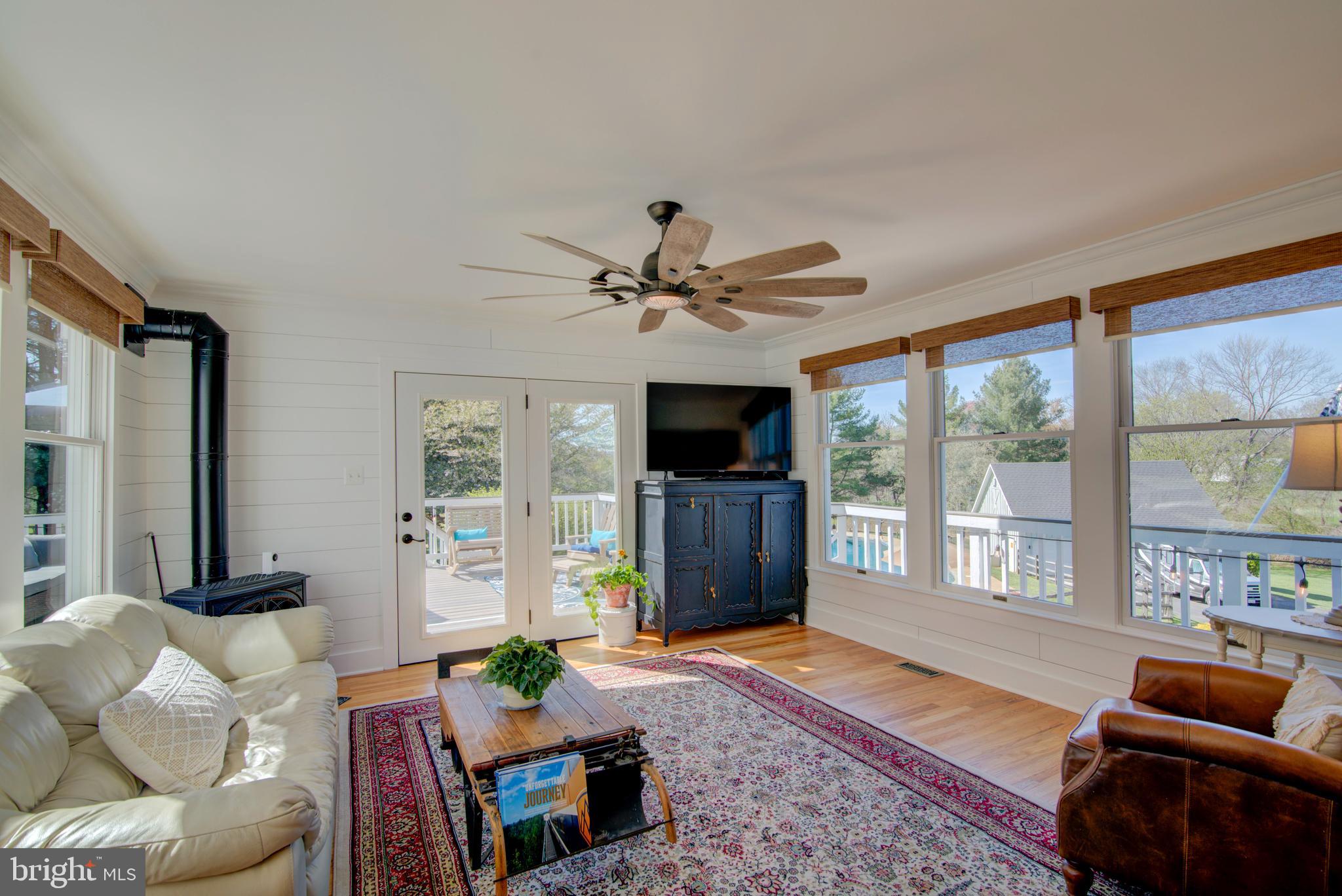 HUNTS END - Residential