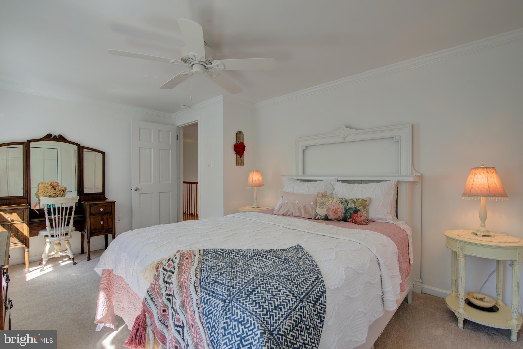 HUNTS END - Residential