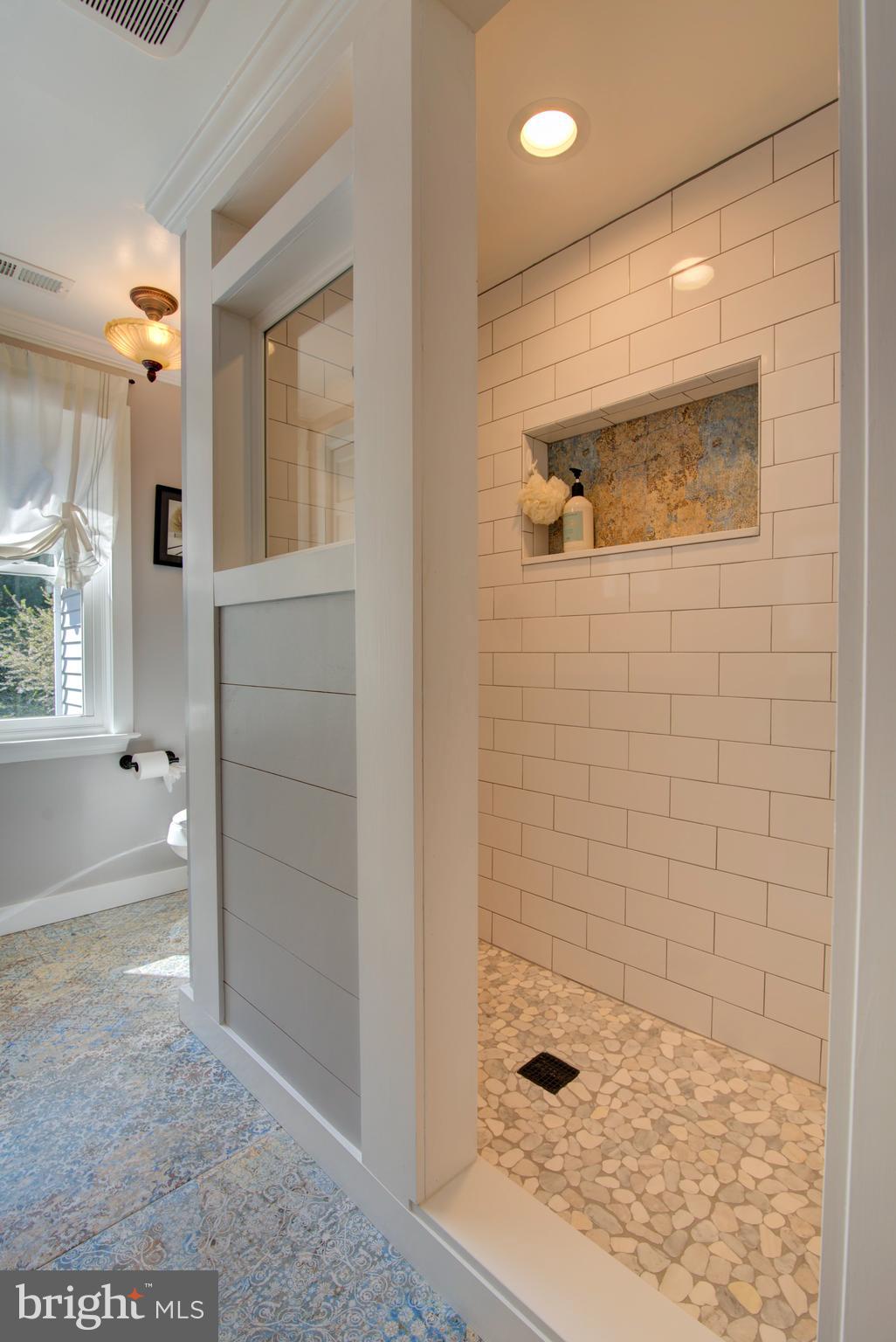 HUNTS END - Residential