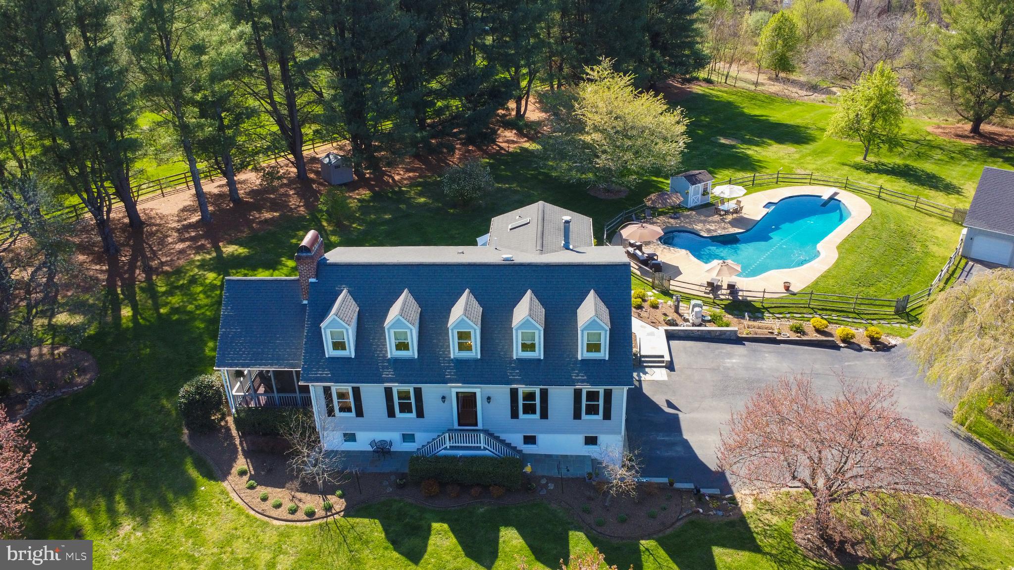 HUNTS END - Residential