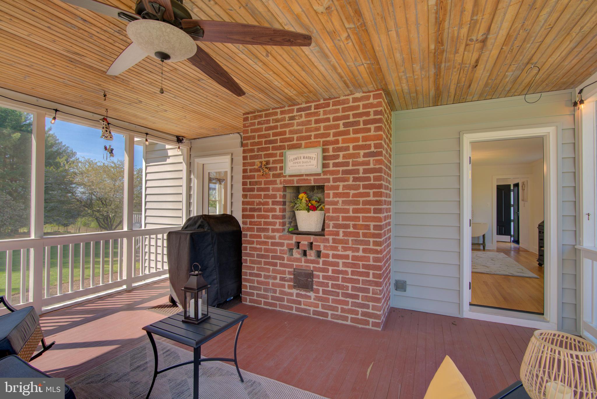 HUNTS END - Residential