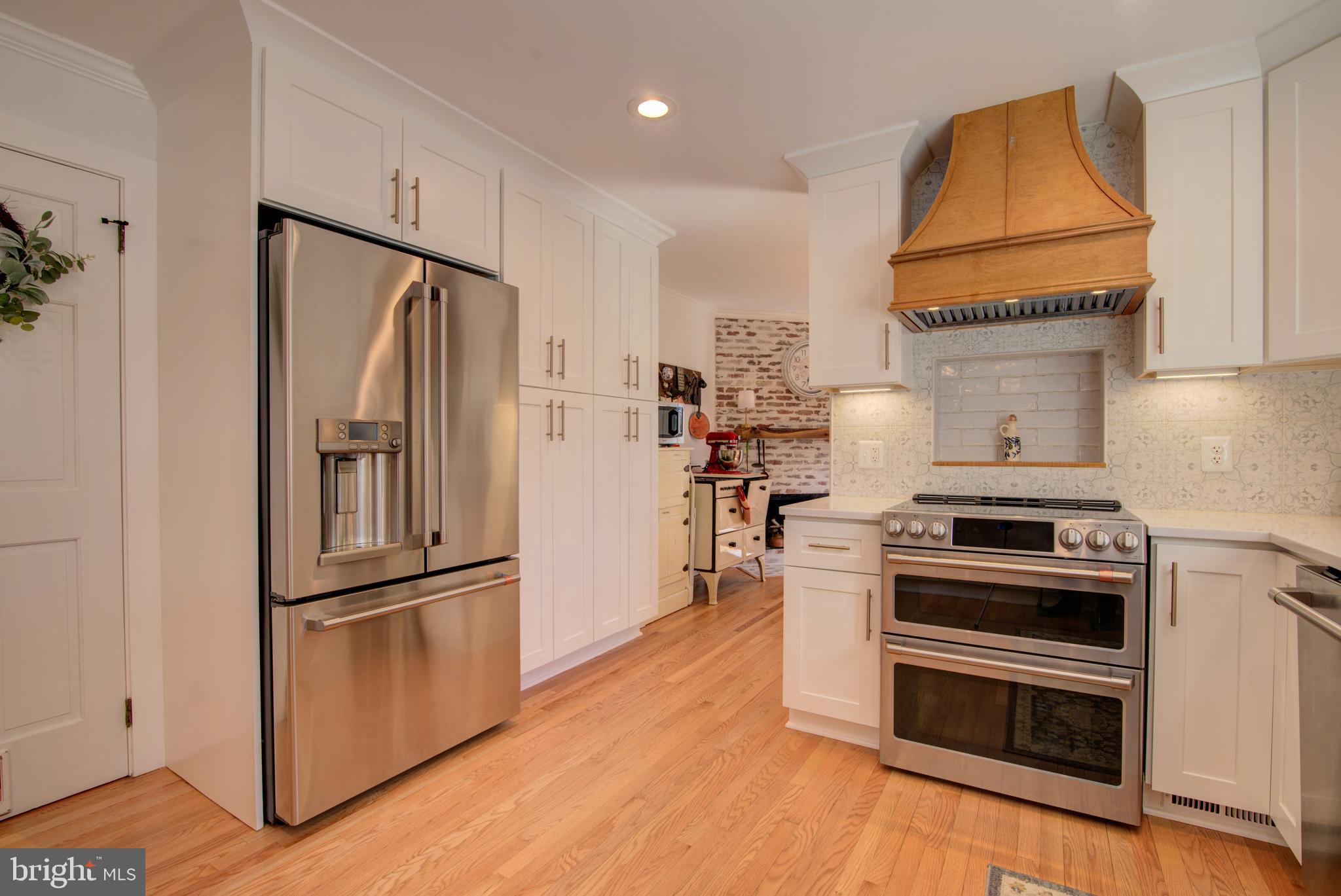 HUNTS END - Residential