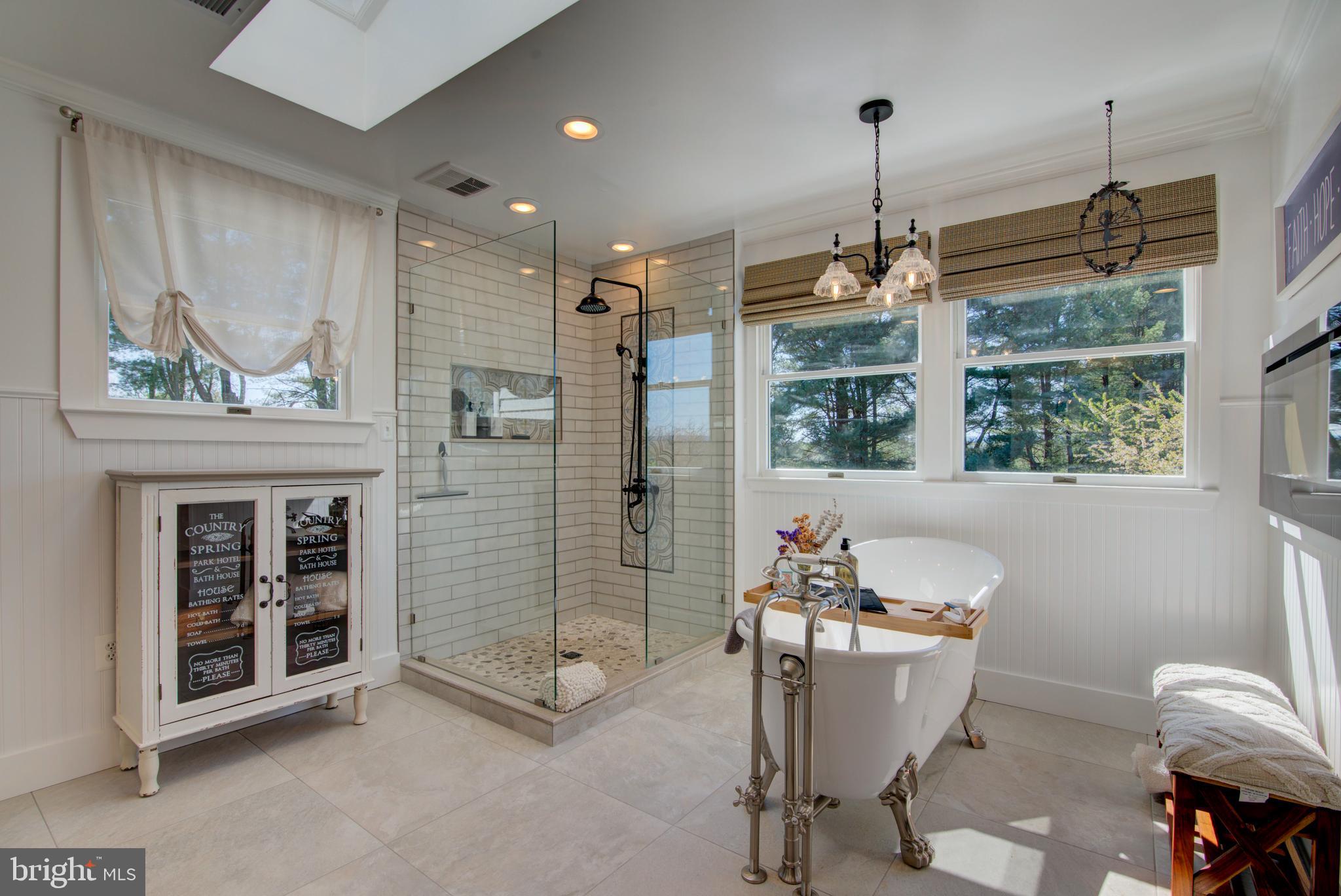 HUNTS END - Residential