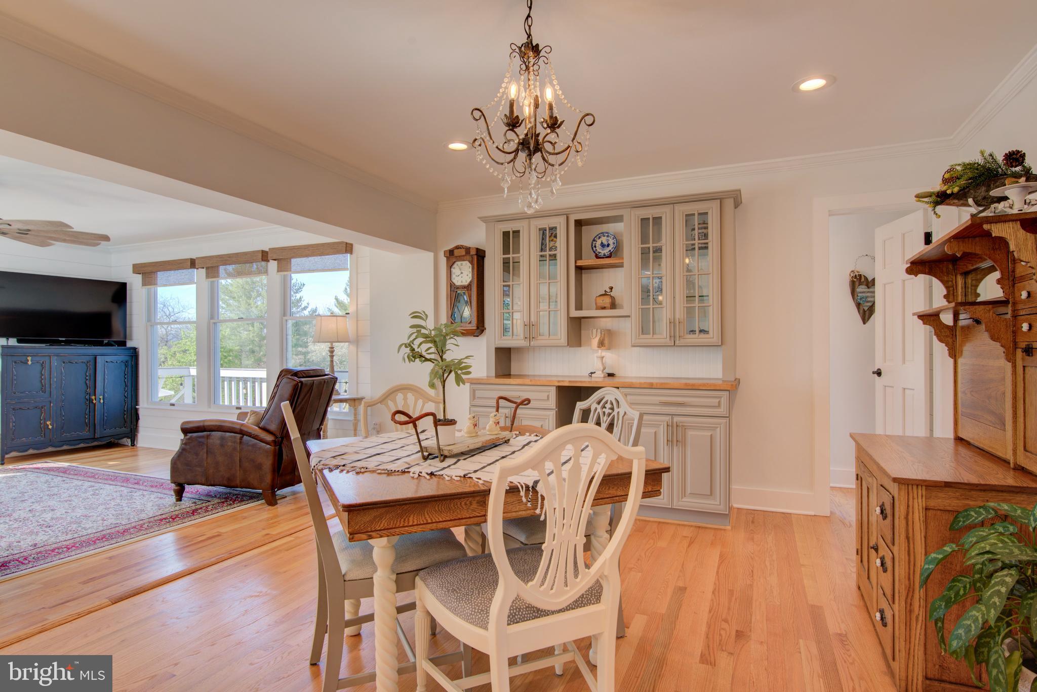 HUNTS END - Residential