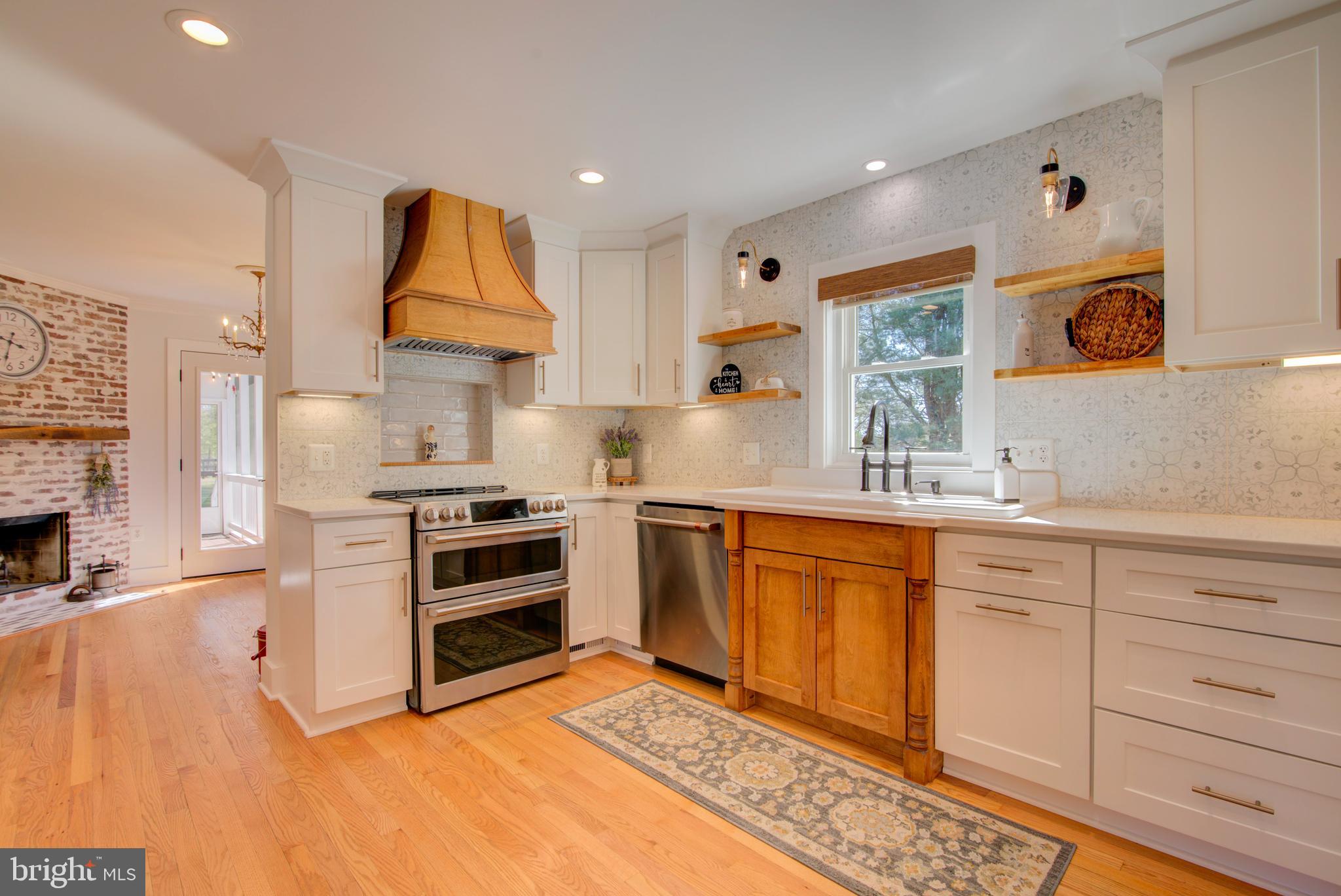 HUNTS END - Residential