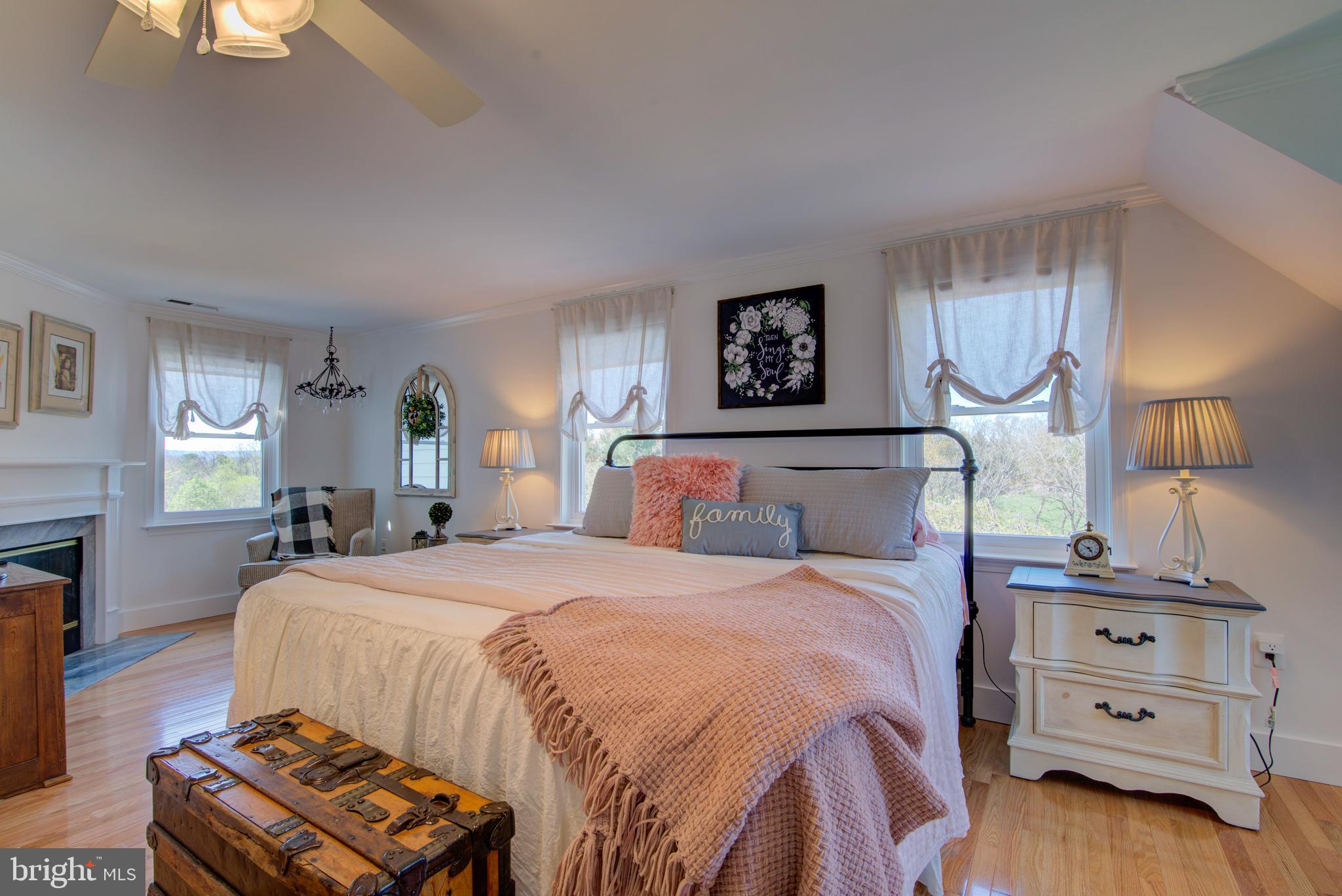 HUNTS END - Residential