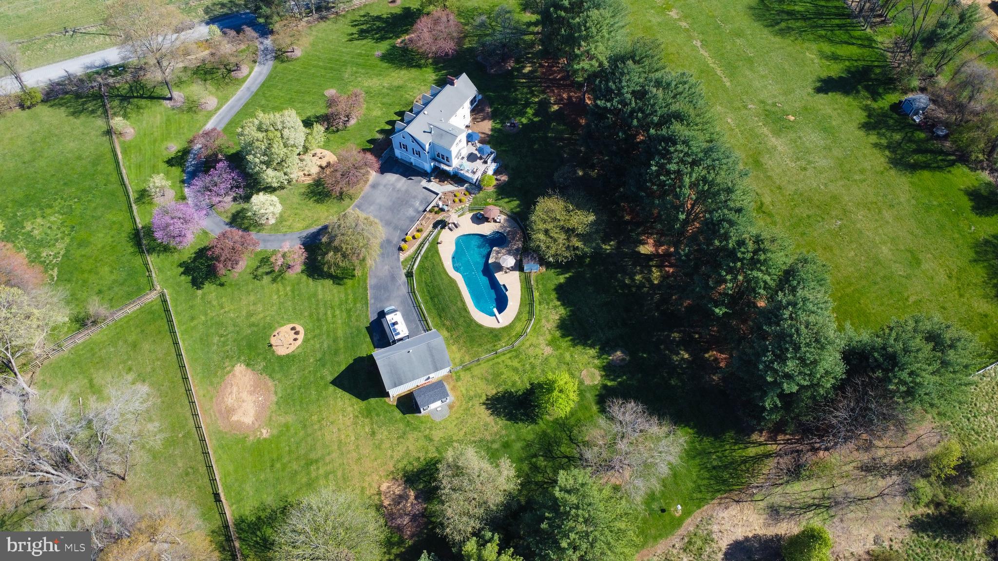 HUNTS END - Residential