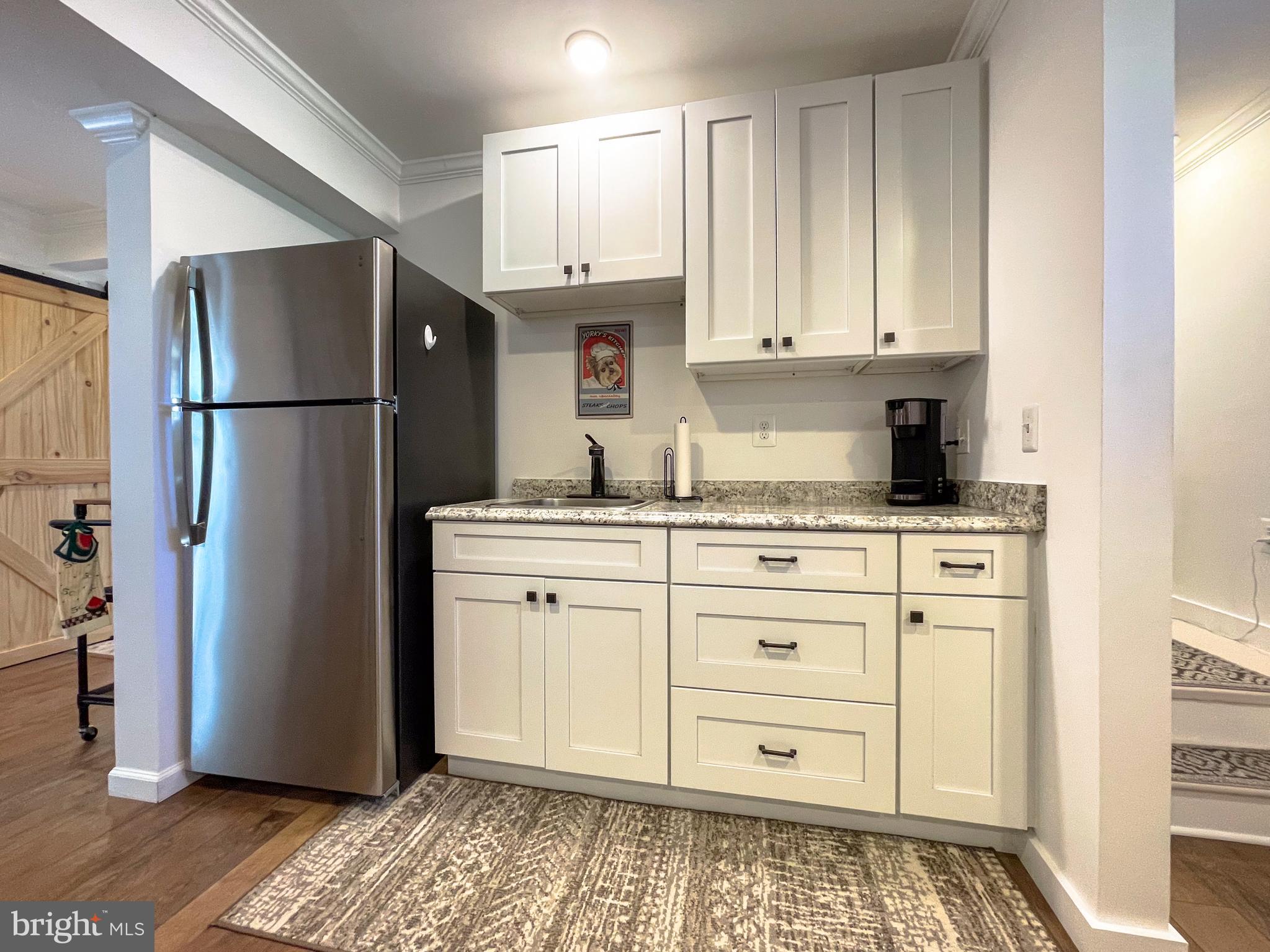 HUNTS END - Residential