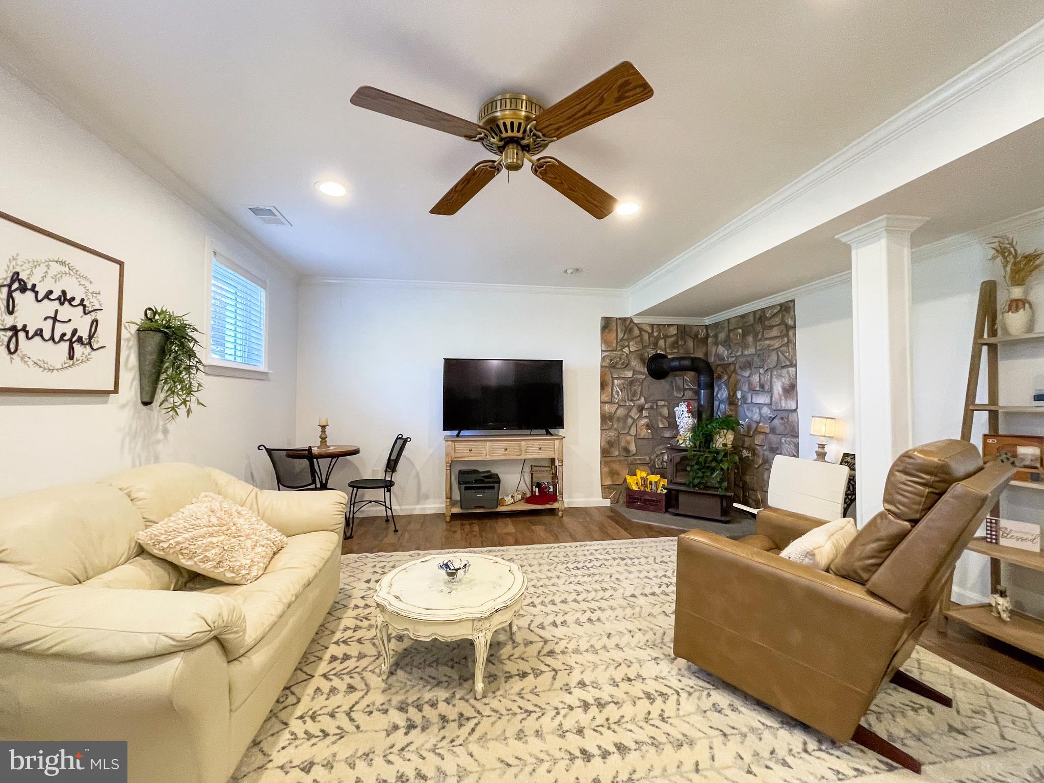 HUNTS END - Residential