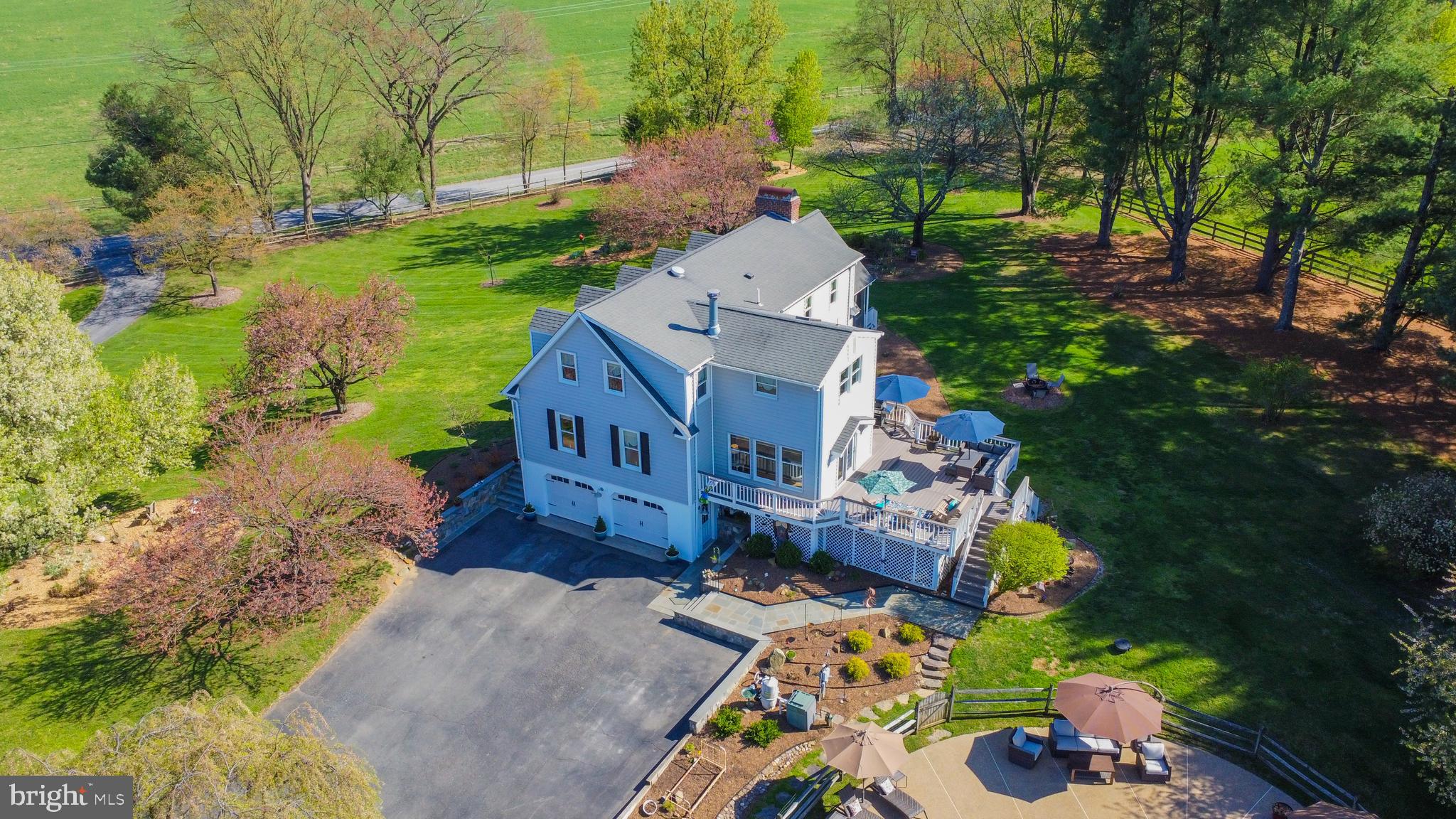 HUNTS END - Residential