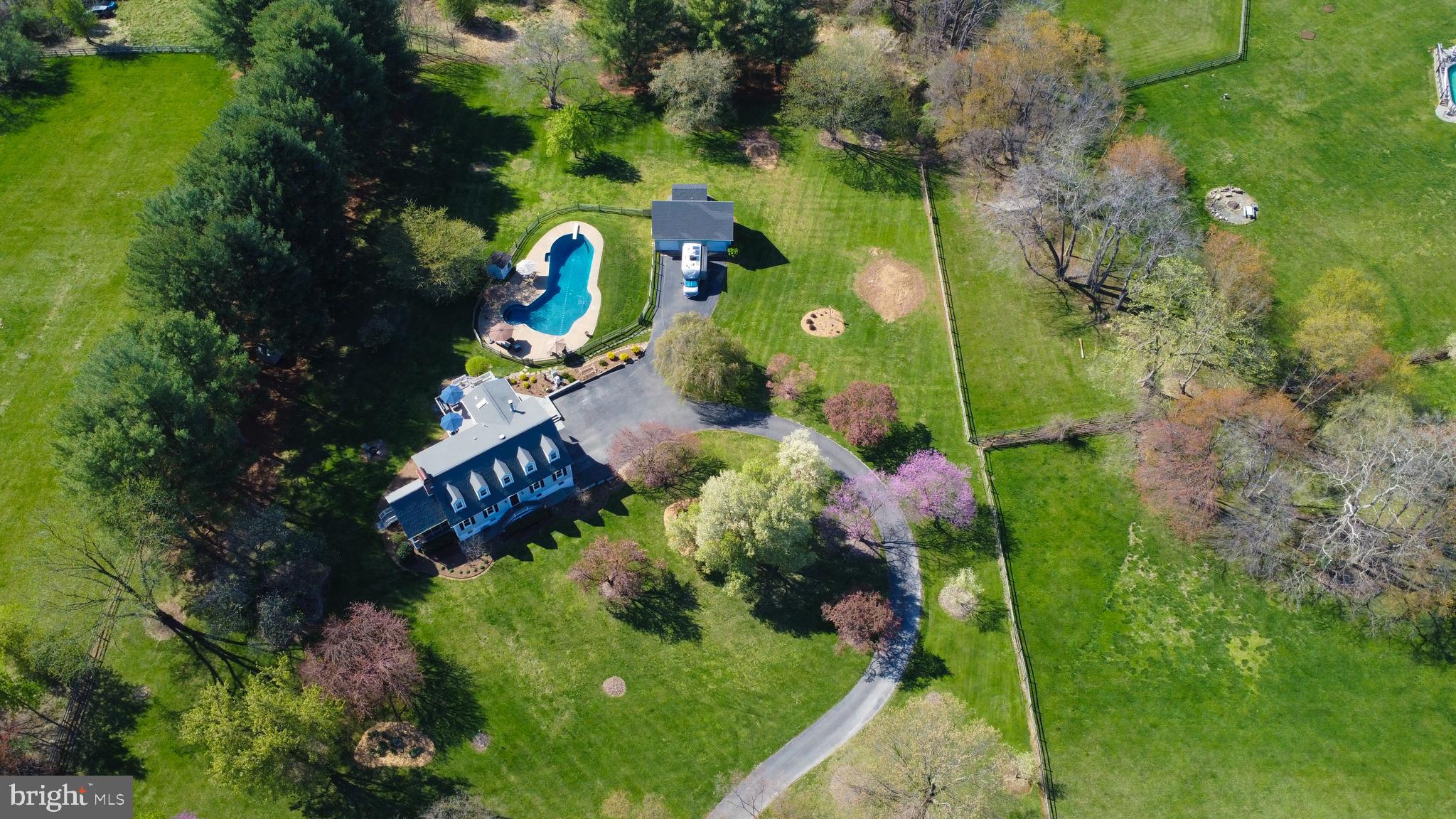 HUNTS END - Residential