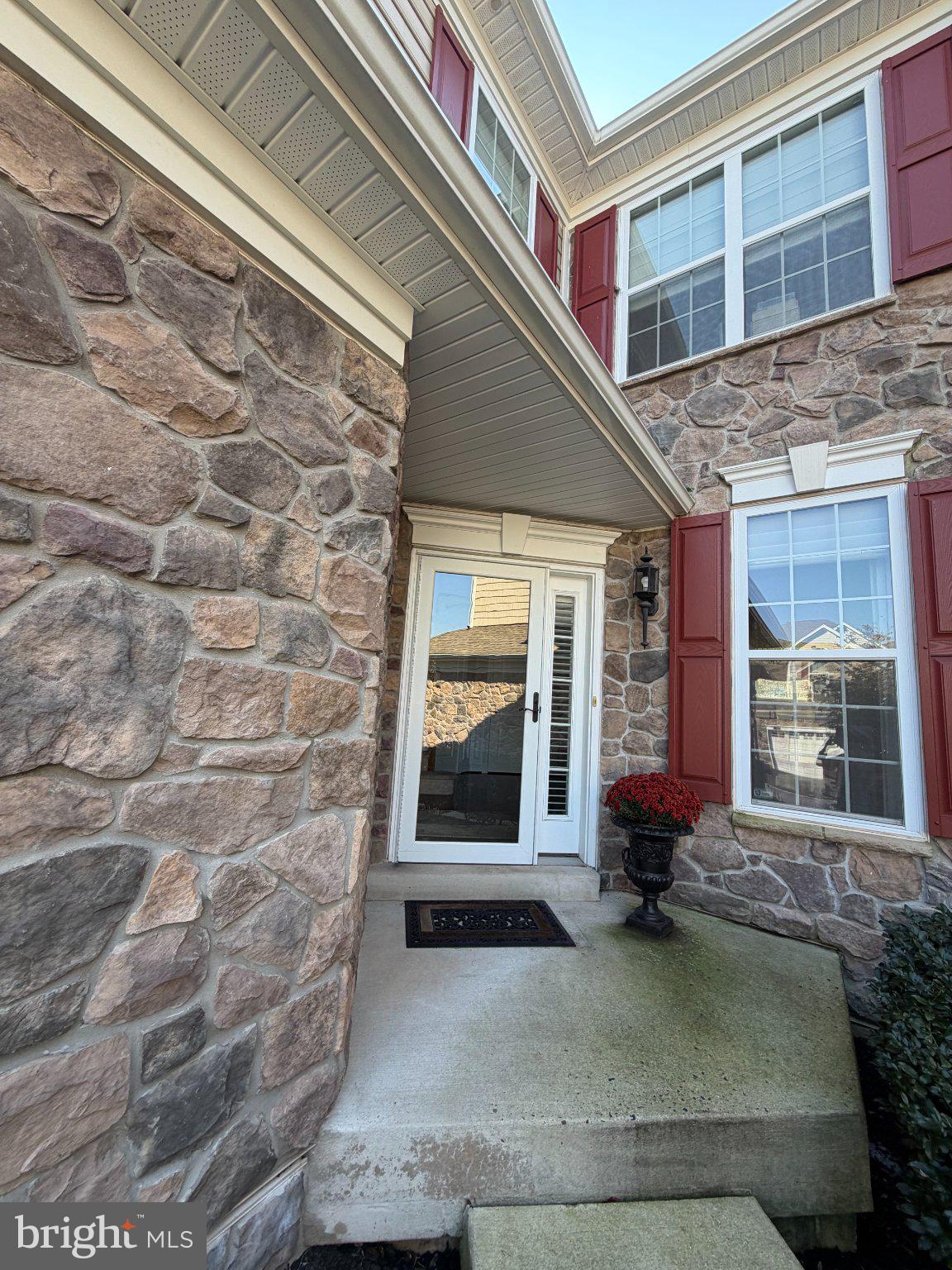 14 IRON HILL WAY