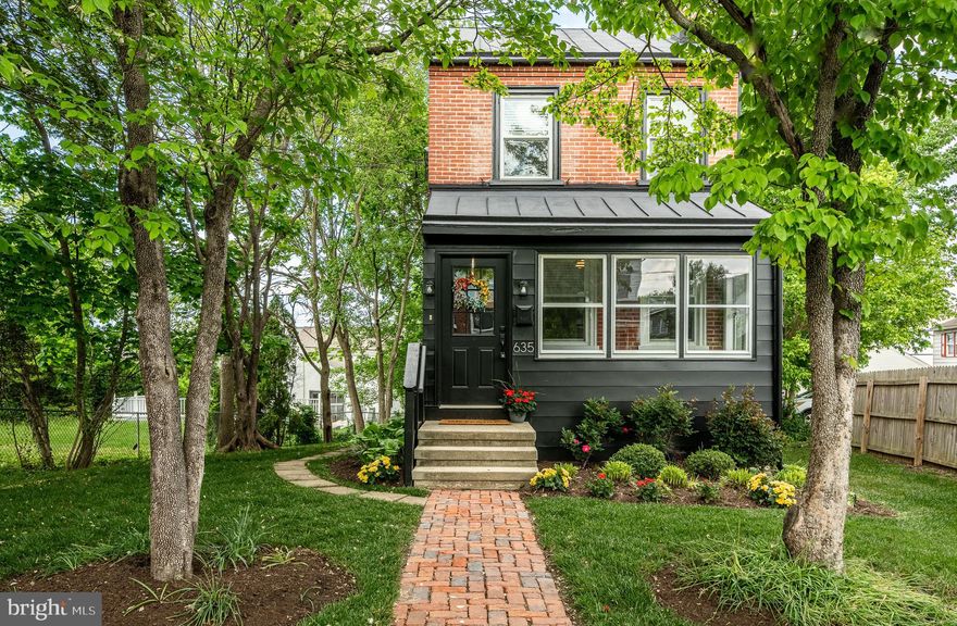 Welcome to your charming new home at 635 South Matlack Street, and all of the enjoyment of living in the Borough.
Step inside and you will immediately appreciate the abundance of natural light. The airy
oversized living room which seamlessly flows into the custom, eat in kitchen. This space
has been recently renovated and boasts white shaker cabinetry, grey quartz counters,
marble herringbone back splash, and stainless appliances. Upstairs you will find two
inviting bedrooms, a renovated bathroom and additional storage on the third floor. Soak
up the sunshine from this stunning deck- your private outdoor retreat is perfect for
morning coffee, sunsets or for entertainment.
The property also boasts a mudroom equipped with an LG high efficiency top loading
washer/dryer. To the left of the mudroom, you will find a mechanical room with ample
storage. Private parking that ensures your vehicle is easily accessible.
Enjoy the ease of walkable access to all the shops, dining and amenities of the Borough
of West Chester. Whether you're looking to relax or entertain, this charming residence
offers everything you need and more. Come see for yourself why this home is the
perfect fit for you!