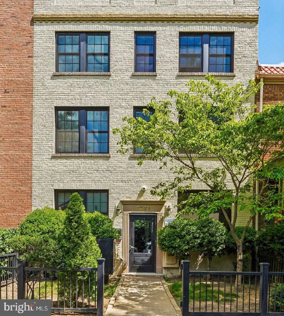 1821 T Street NW, Washington, DC, 20009