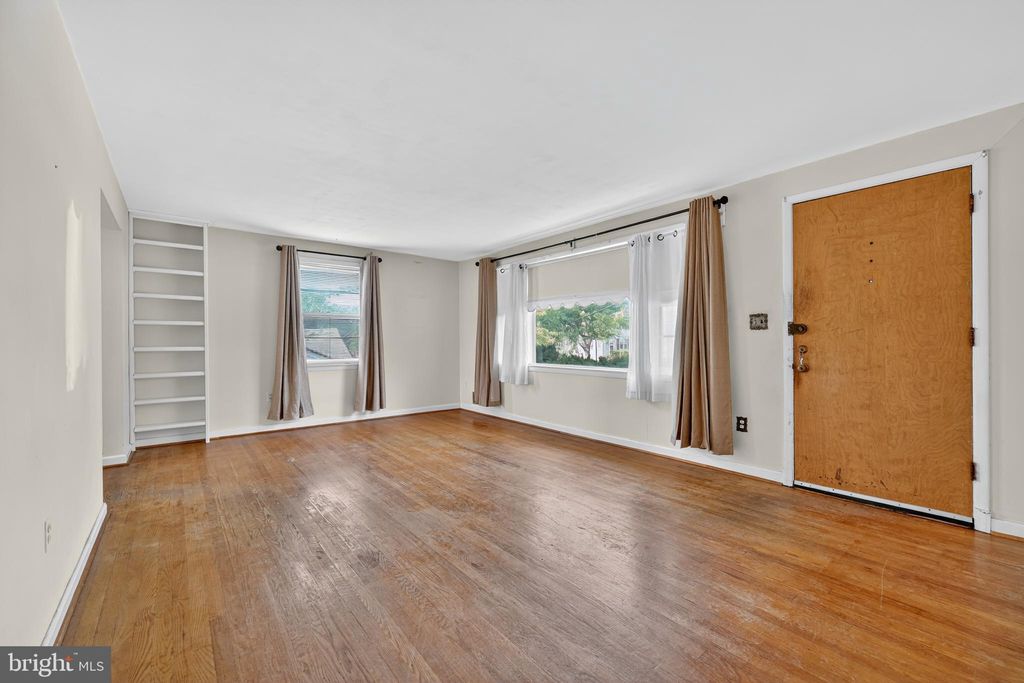 Photo of 2807 Curtis Drive, TEMPLE HILLS, MD 20748 (MLS # MDPG2177290)