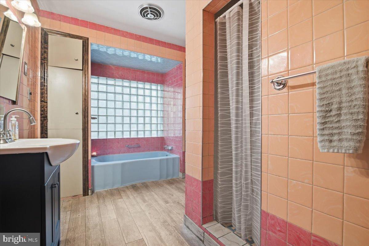 HOMETOWN - Residential