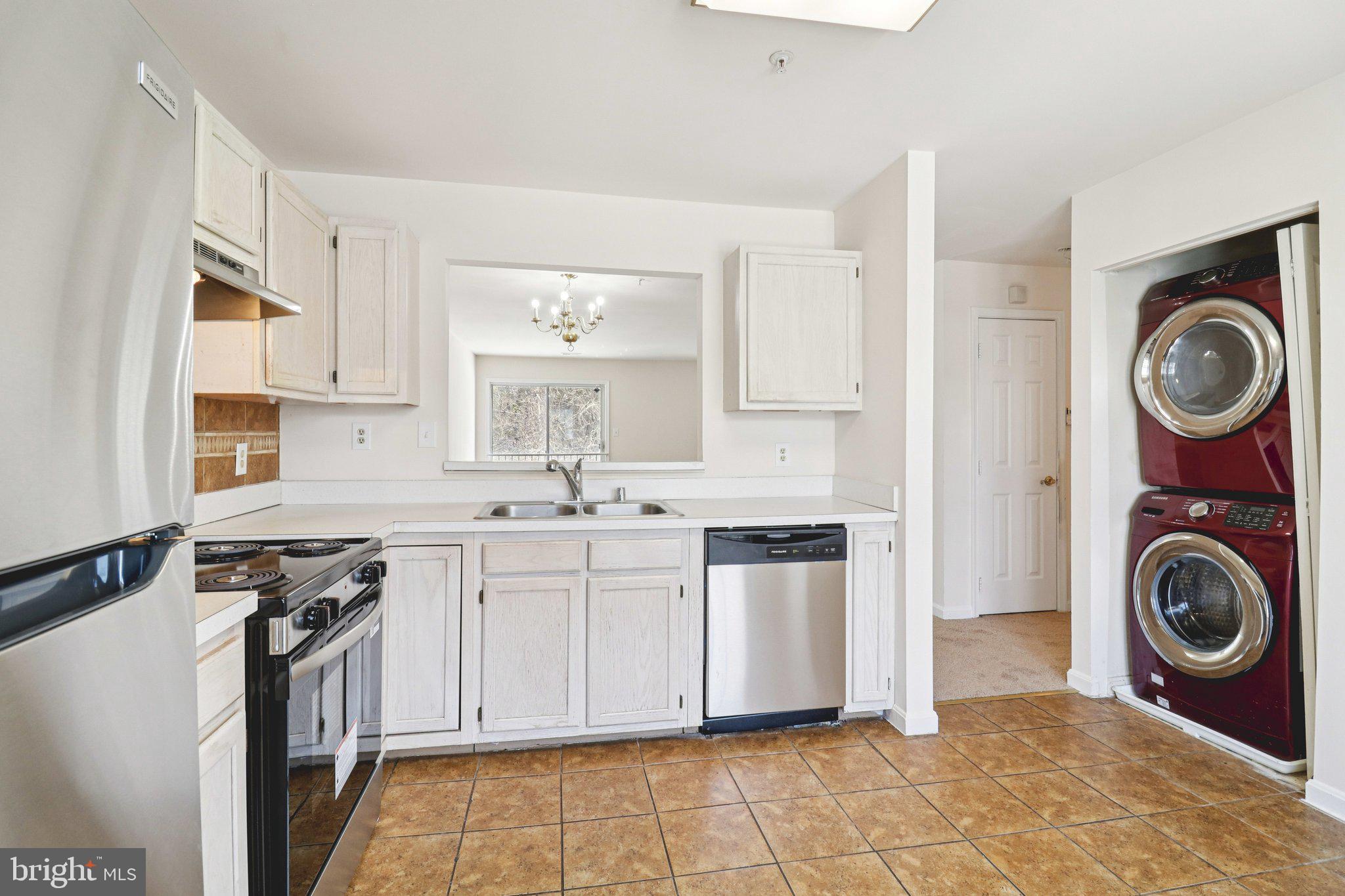 APPLEGATE CONDO - Residential