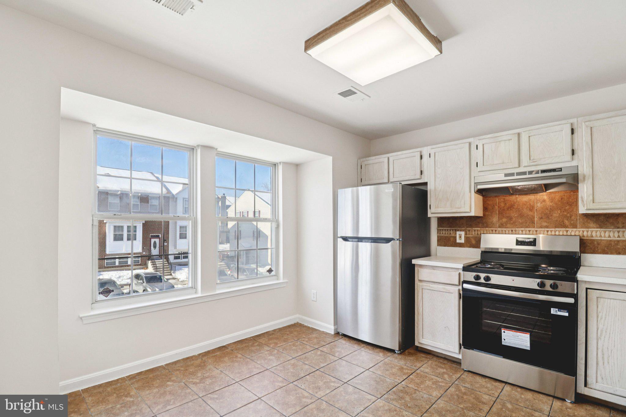 APPLEGATE CONDO - Residential