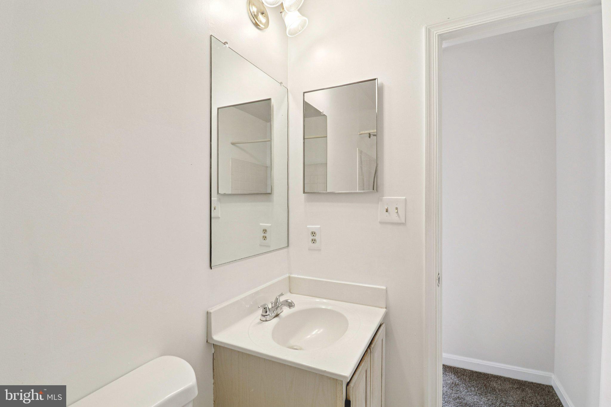 APPLEGATE CONDO - Residential