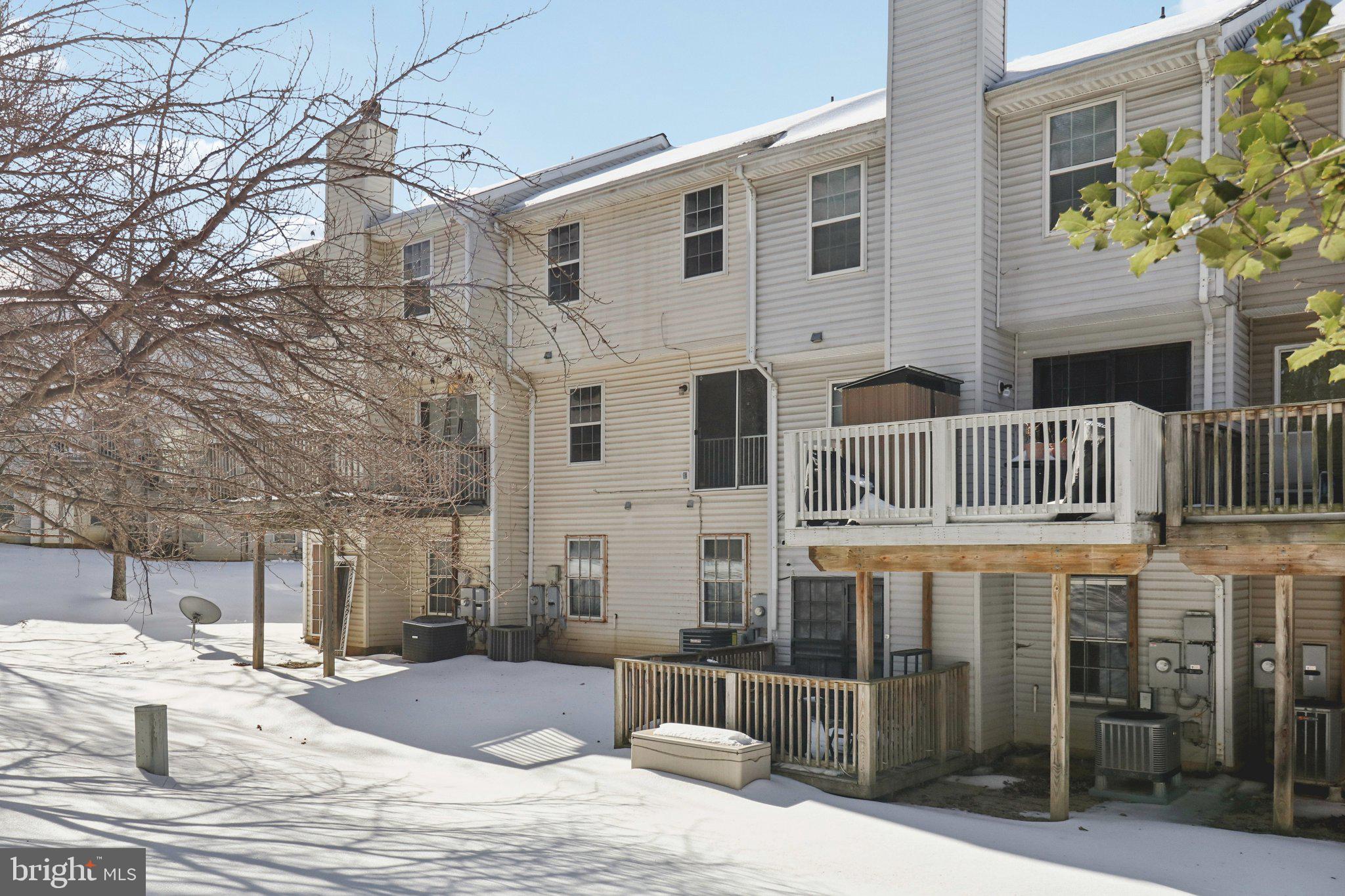 APPLEGATE CONDO - Residential