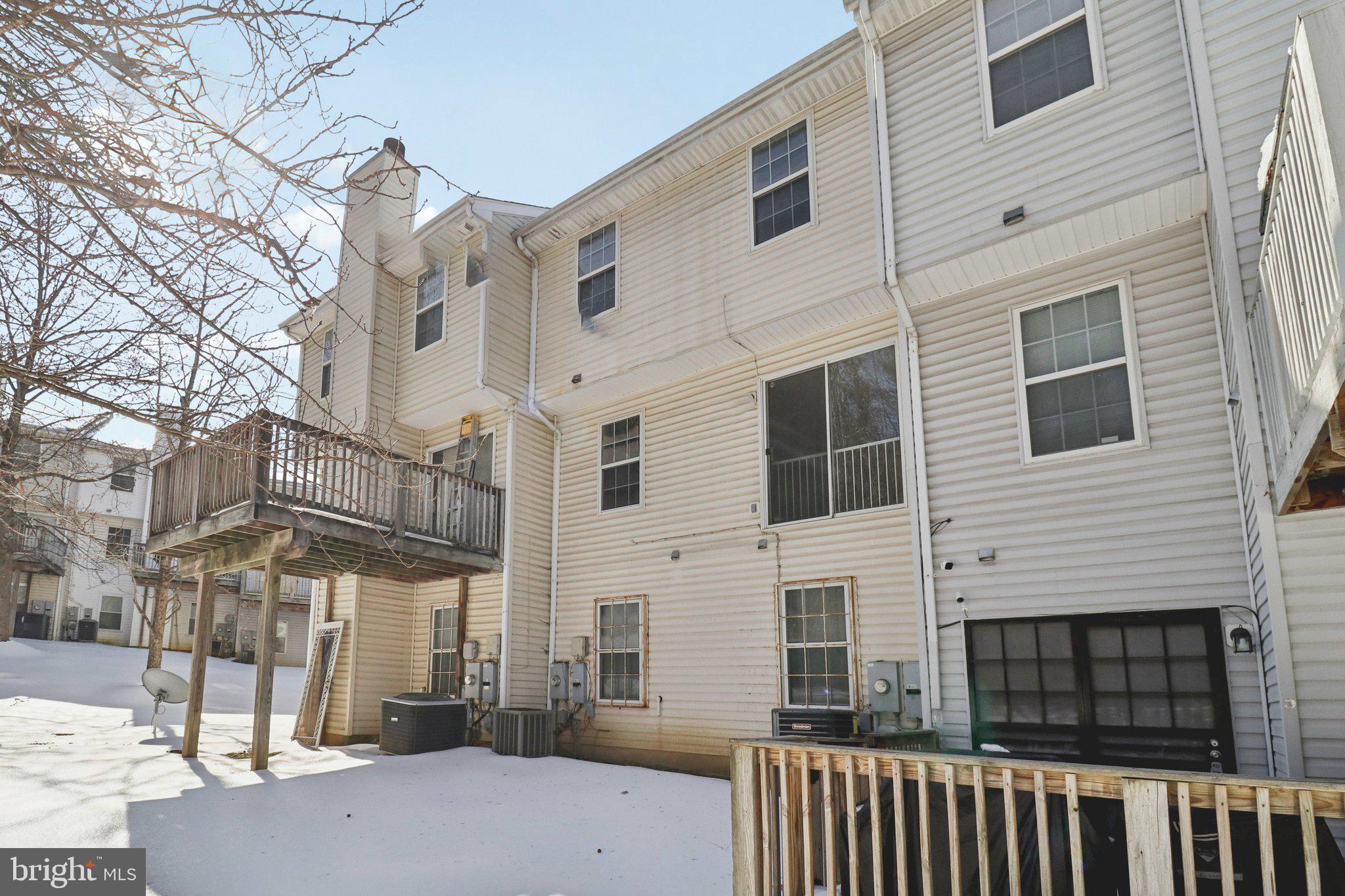 APPLEGATE CONDO - Residential