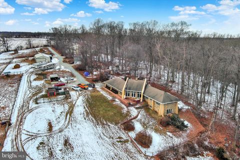 8272 WOODBINE ROAD AIRVILLE PA 17302