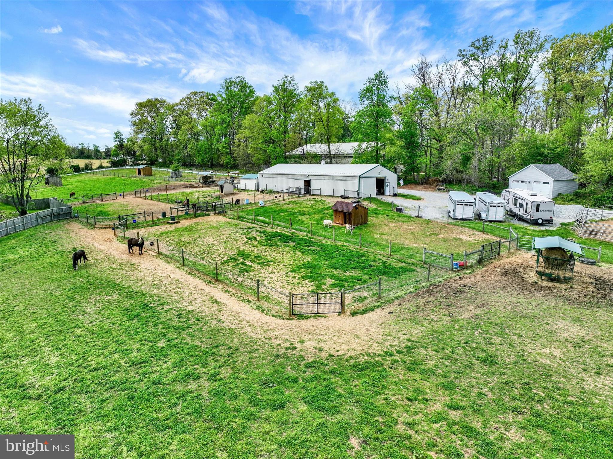 AIRVILLE - Farm