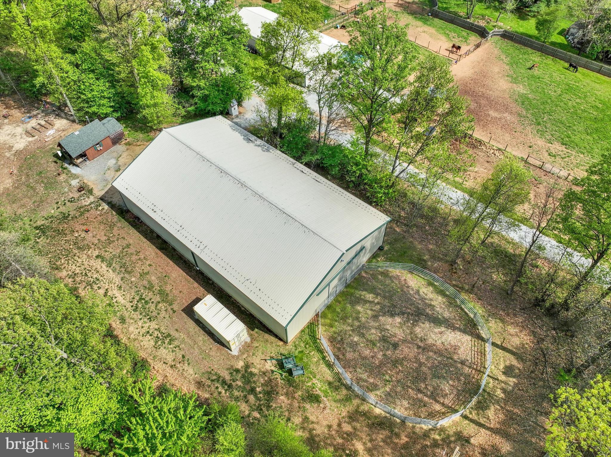 AIRVILLE - Farm
