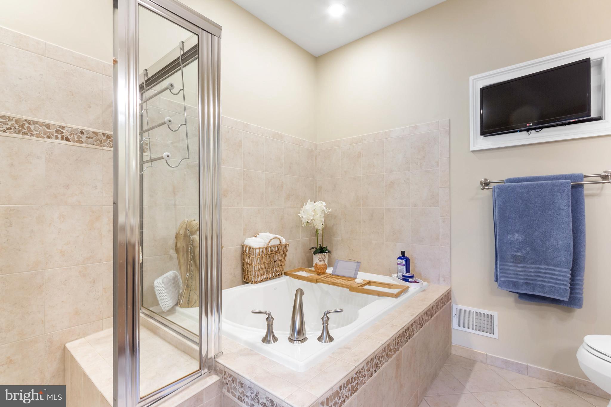 TOLLGATE VILLAGE - Residential