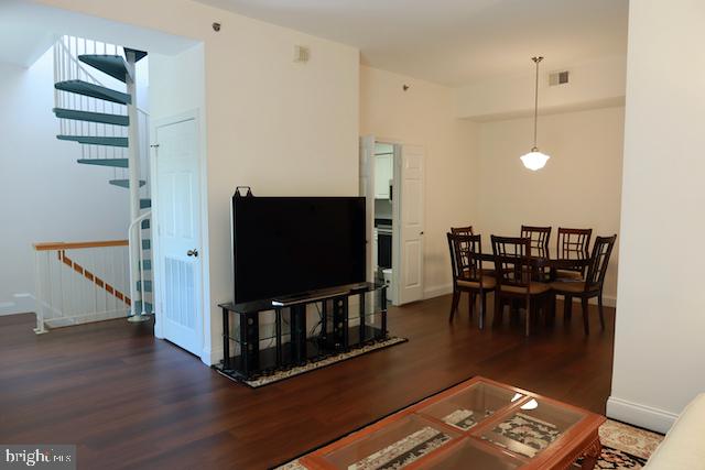 2151 JAMIESON AVENUE 411