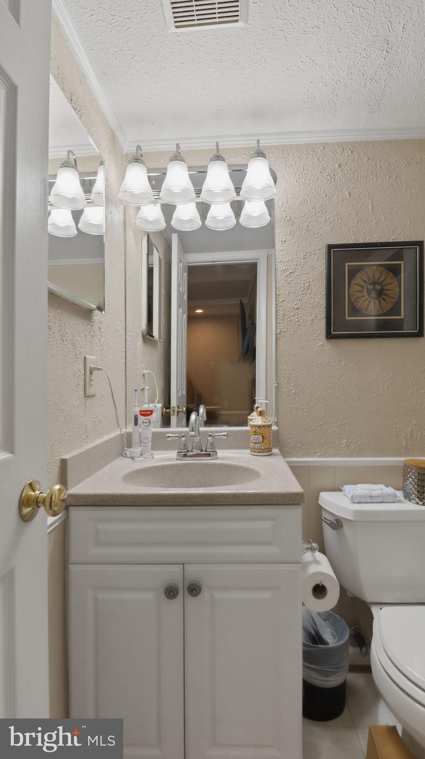 QUINCE ORCHARD KNOLLS - Residential