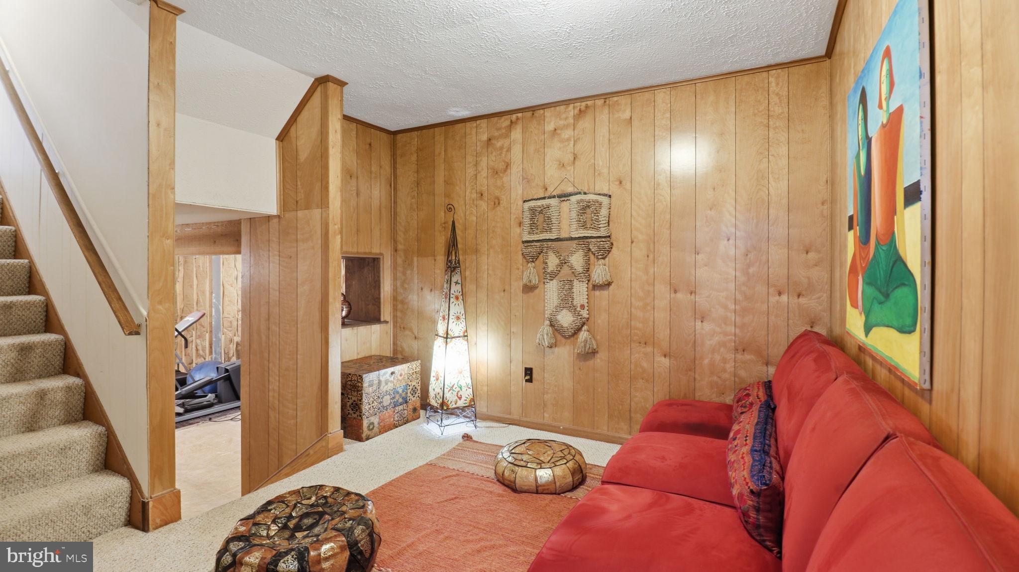 QUINCE ORCHARD KNOLLS - Residential