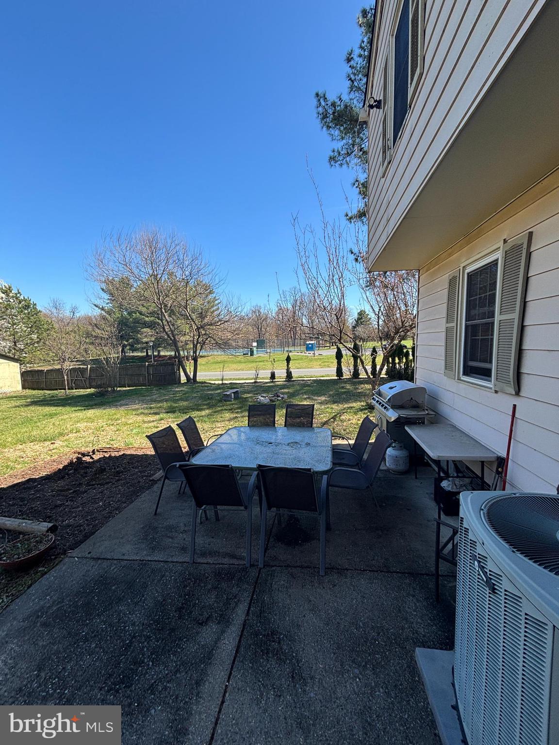 QUINCE ORCHARD KNOLLS - Residential