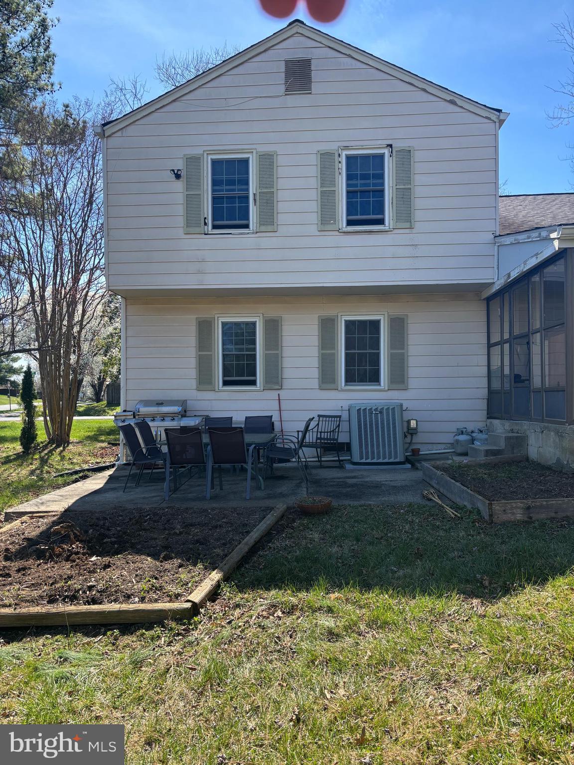 QUINCE ORCHARD KNOLLS - Residential