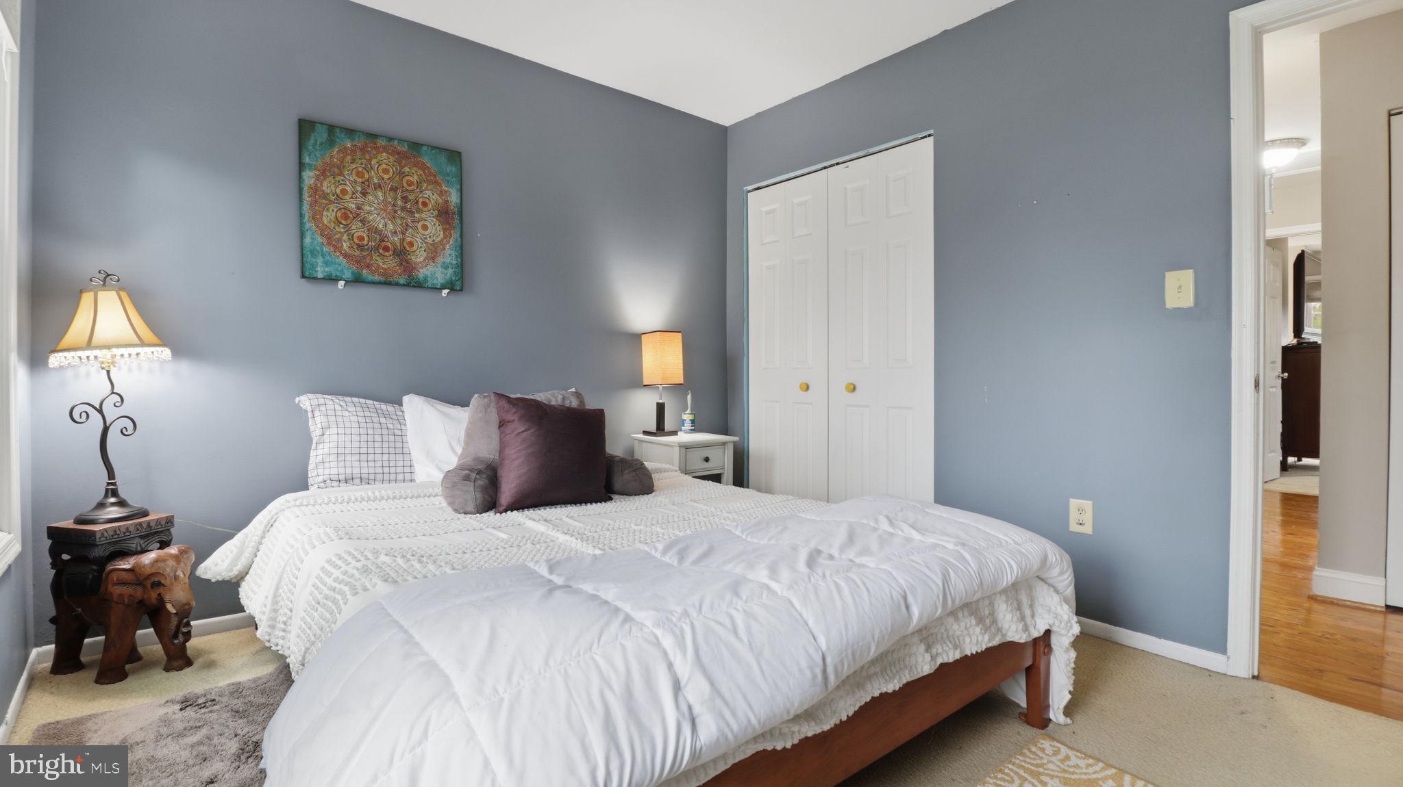 QUINCE ORCHARD KNOLLS - Residential