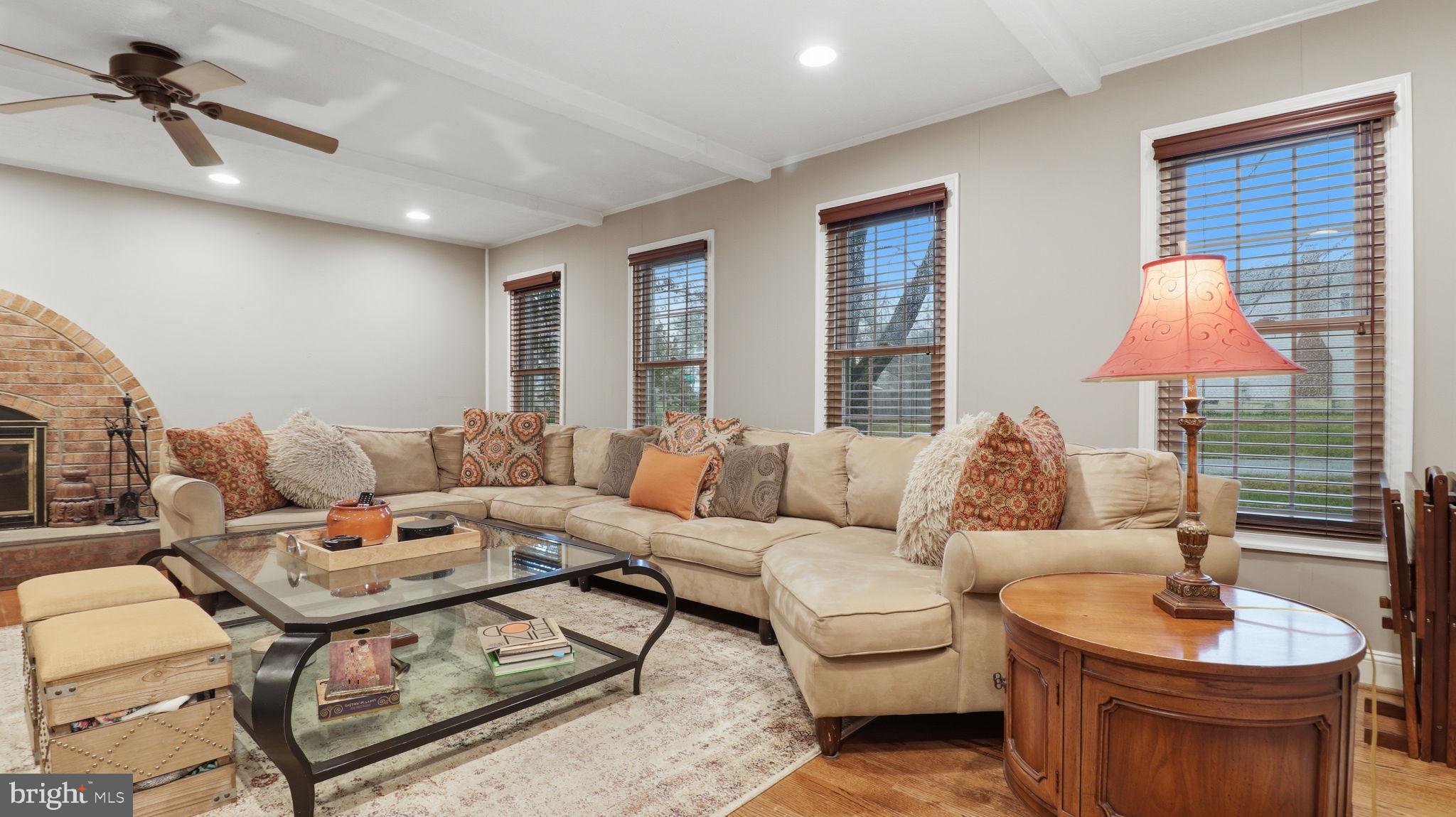 QUINCE ORCHARD KNOLLS - Residential