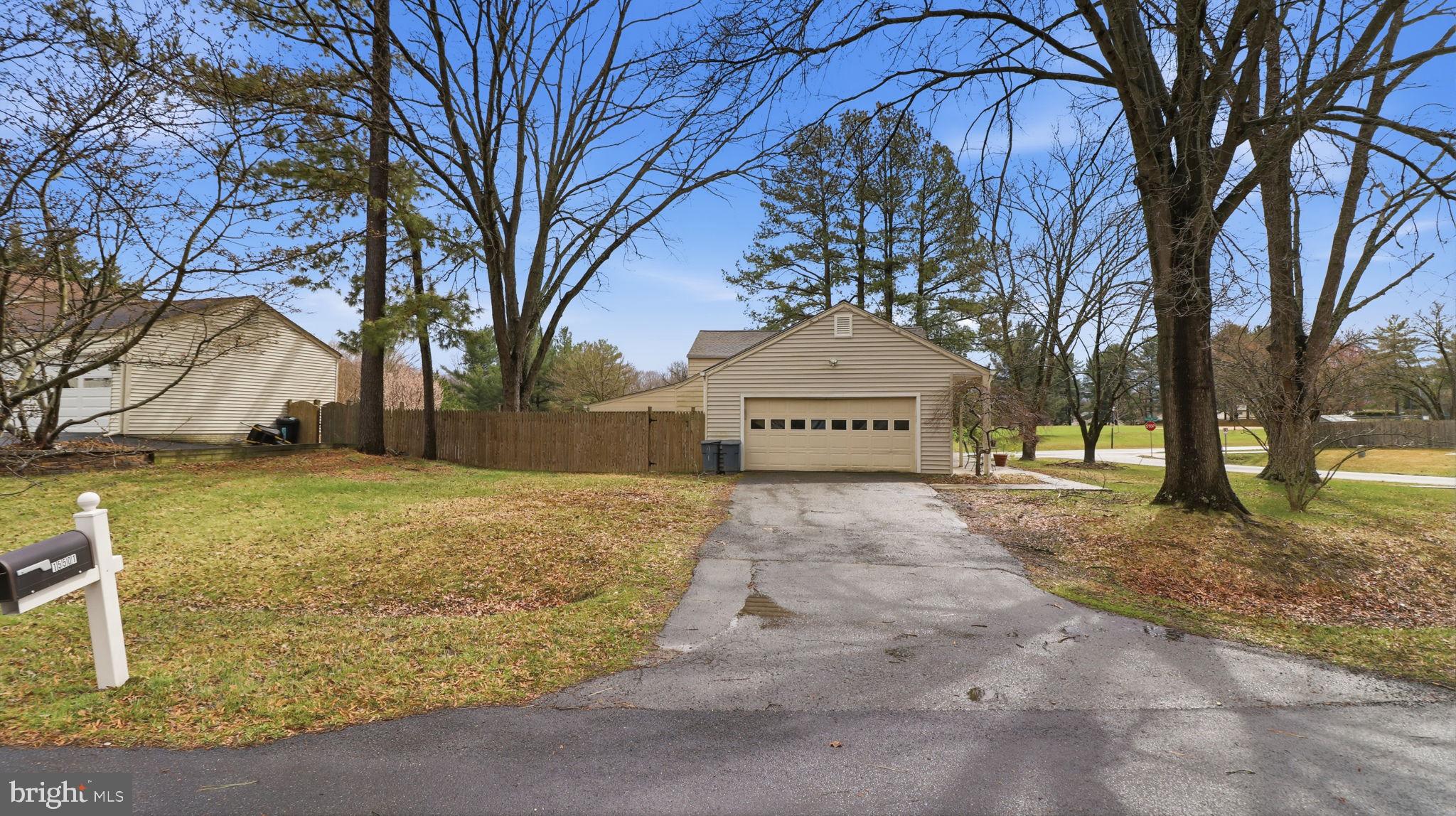 QUINCE ORCHARD KNOLLS - Residential