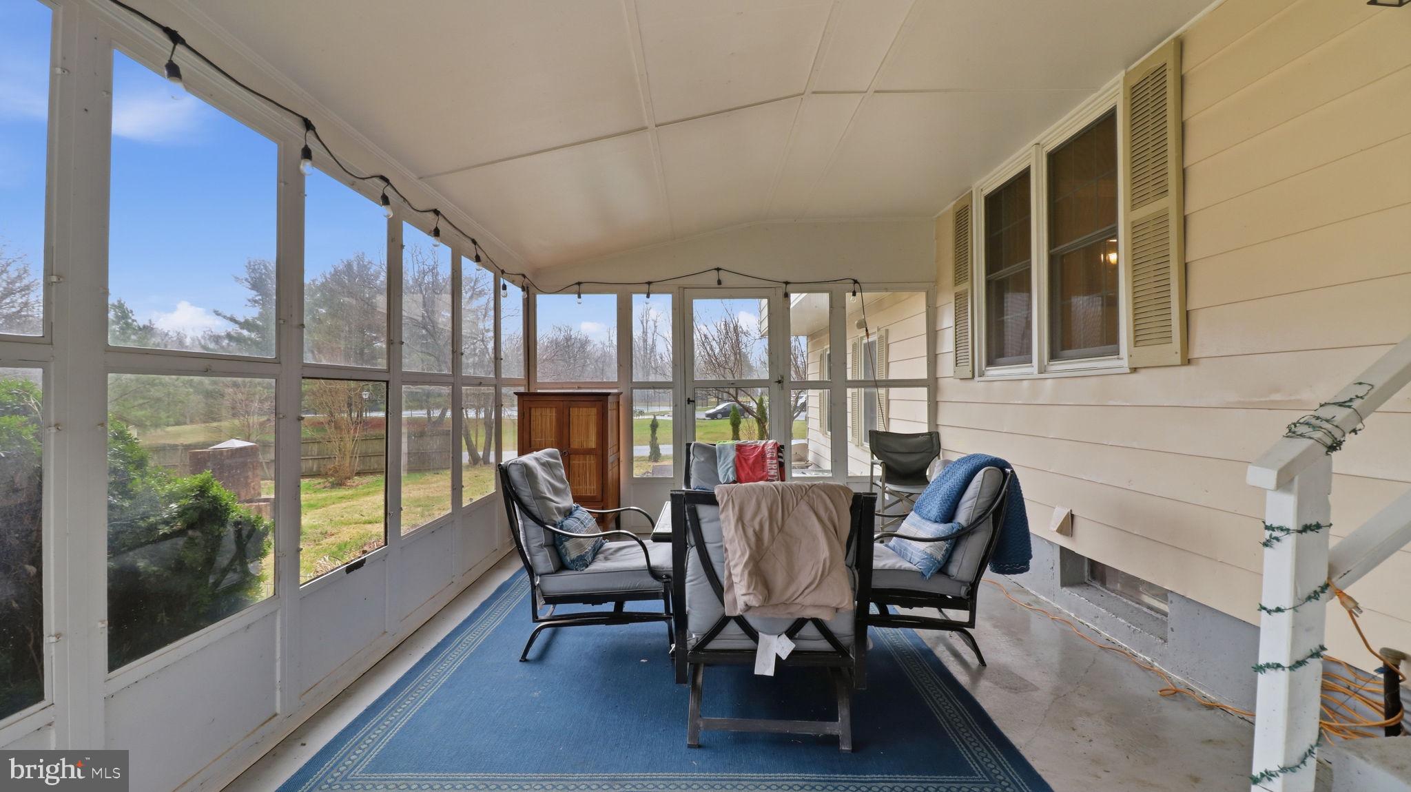 QUINCE ORCHARD KNOLLS - Residential