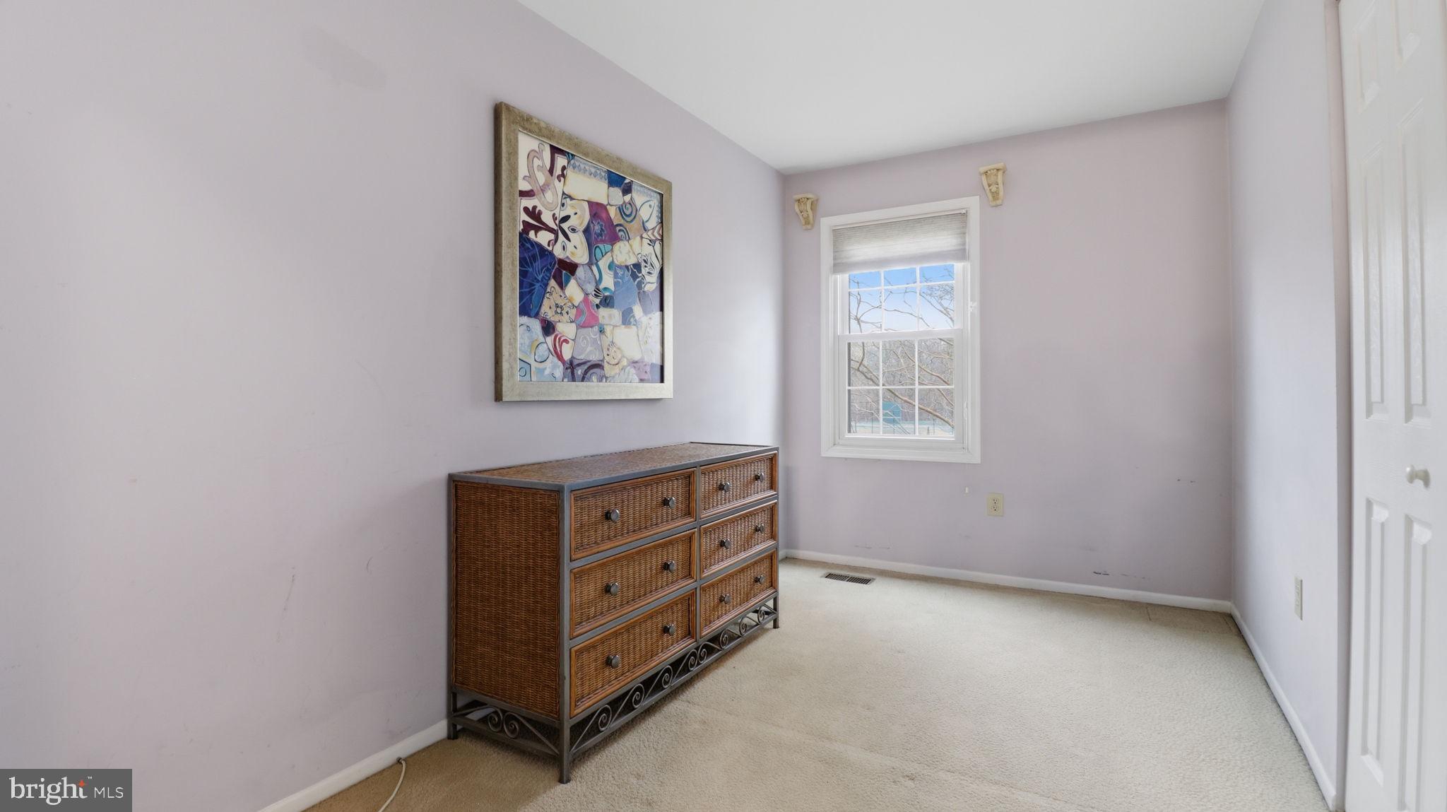 QUINCE ORCHARD KNOLLS - Residential