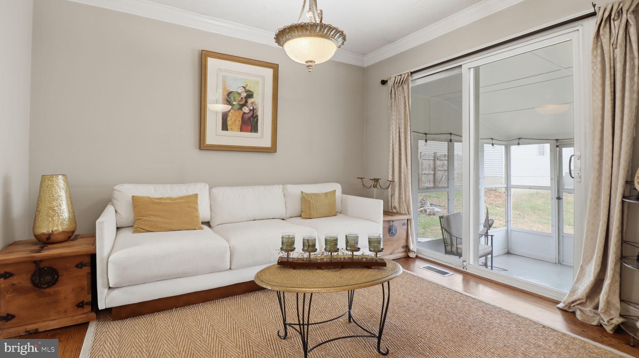 QUINCE ORCHARD KNOLLS - Residential