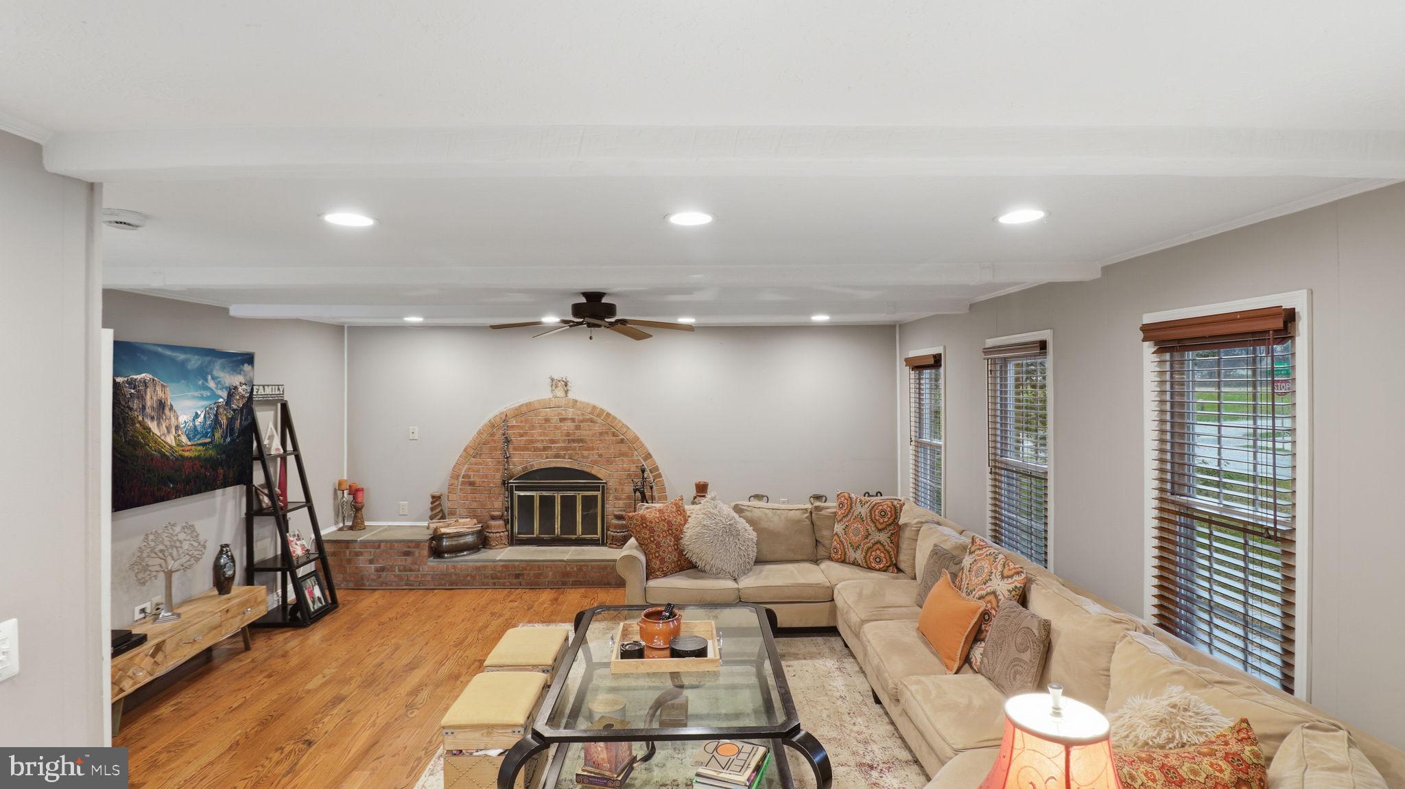 QUINCE ORCHARD KNOLLS - Residential