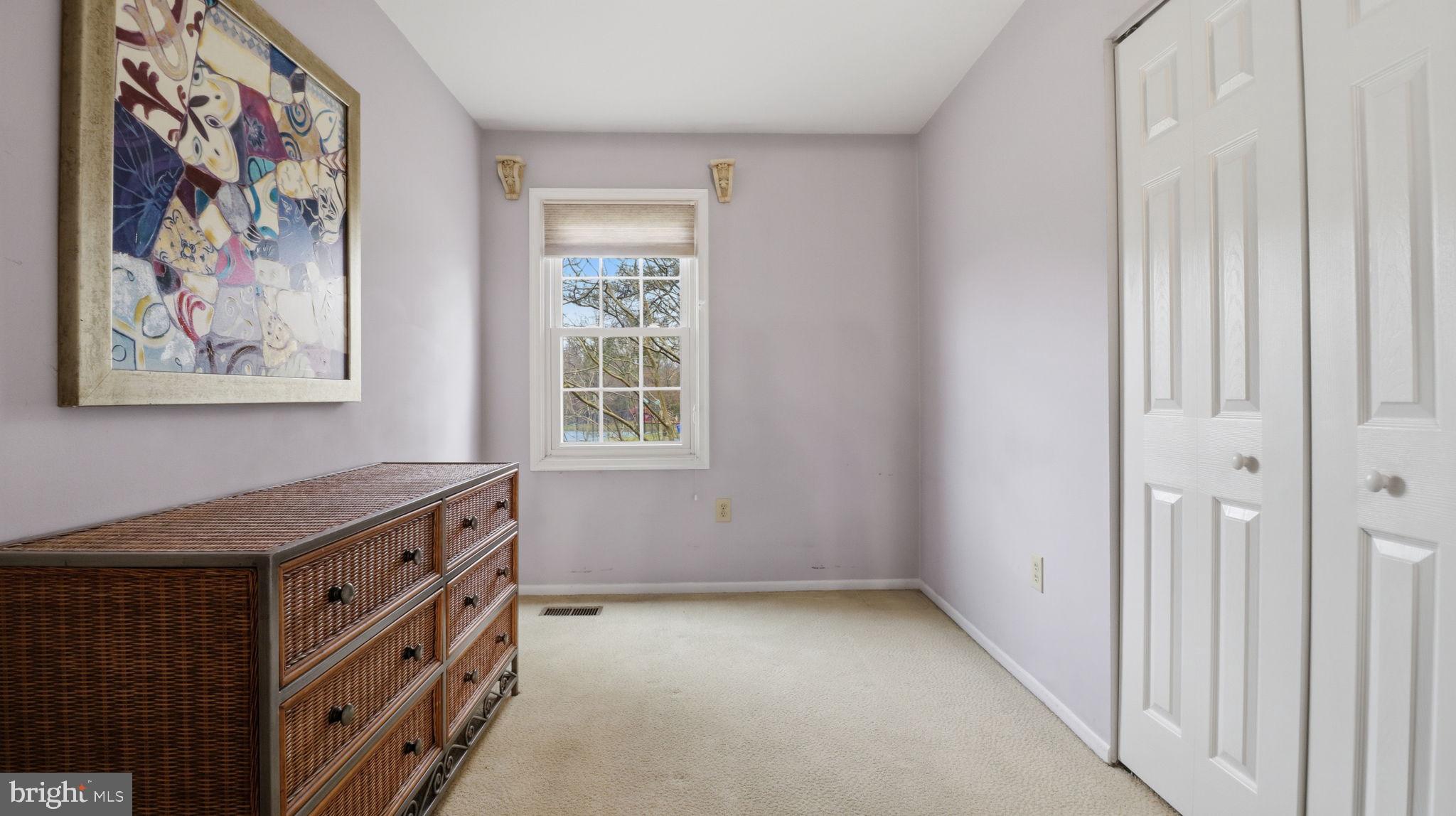 QUINCE ORCHARD KNOLLS - Residential